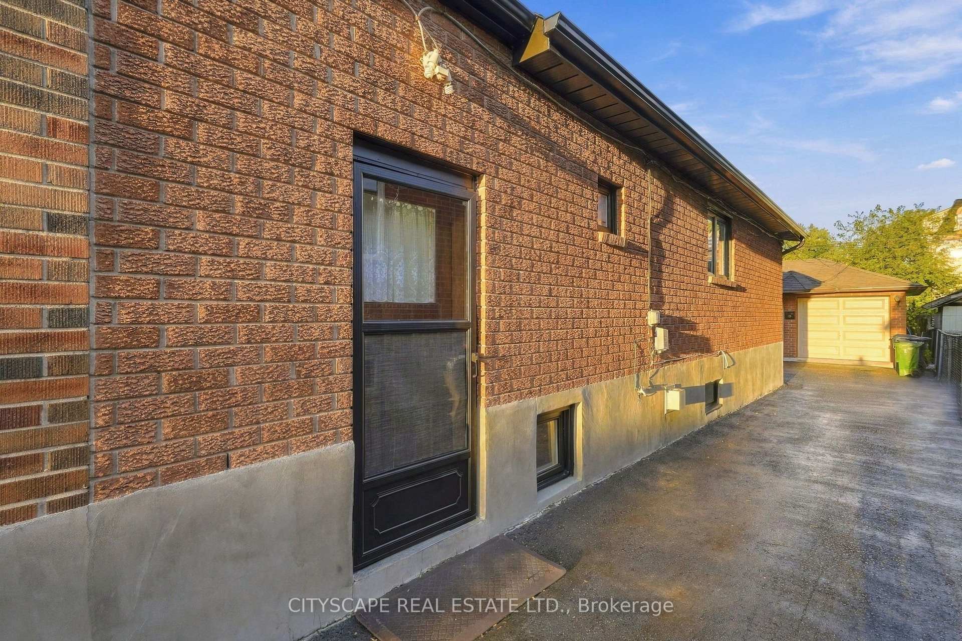 Photo 46 of 57 O'Donnell Avenue, Etobicoke, Mimico — HOMEH