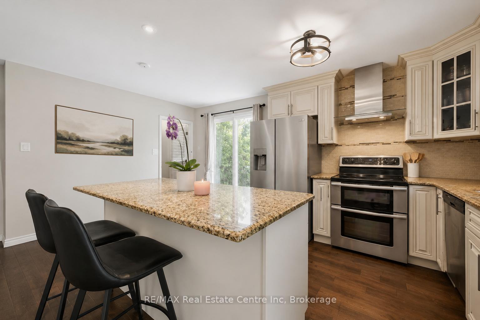Photo 2 of 369 West Acres Drive, Guelph, Willow West/Sugarbush/West Acres — HOMEH