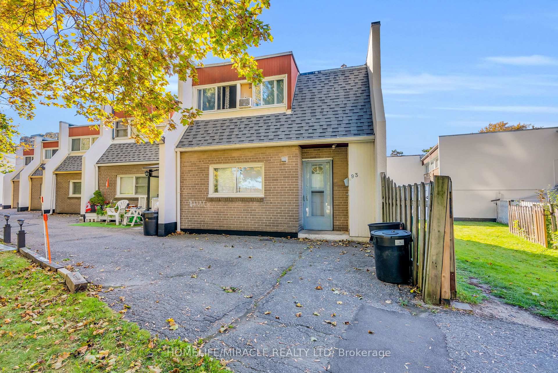 Photo 2 of Unit 93, 2901 Jane Street, North York, Glenfield-Jane Heights — HOMEH