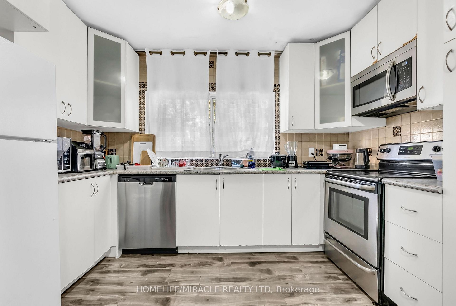Photo 10 of Unit 93, 2901 Jane Street, North York, Glenfield-Jane Heights — HOMEH