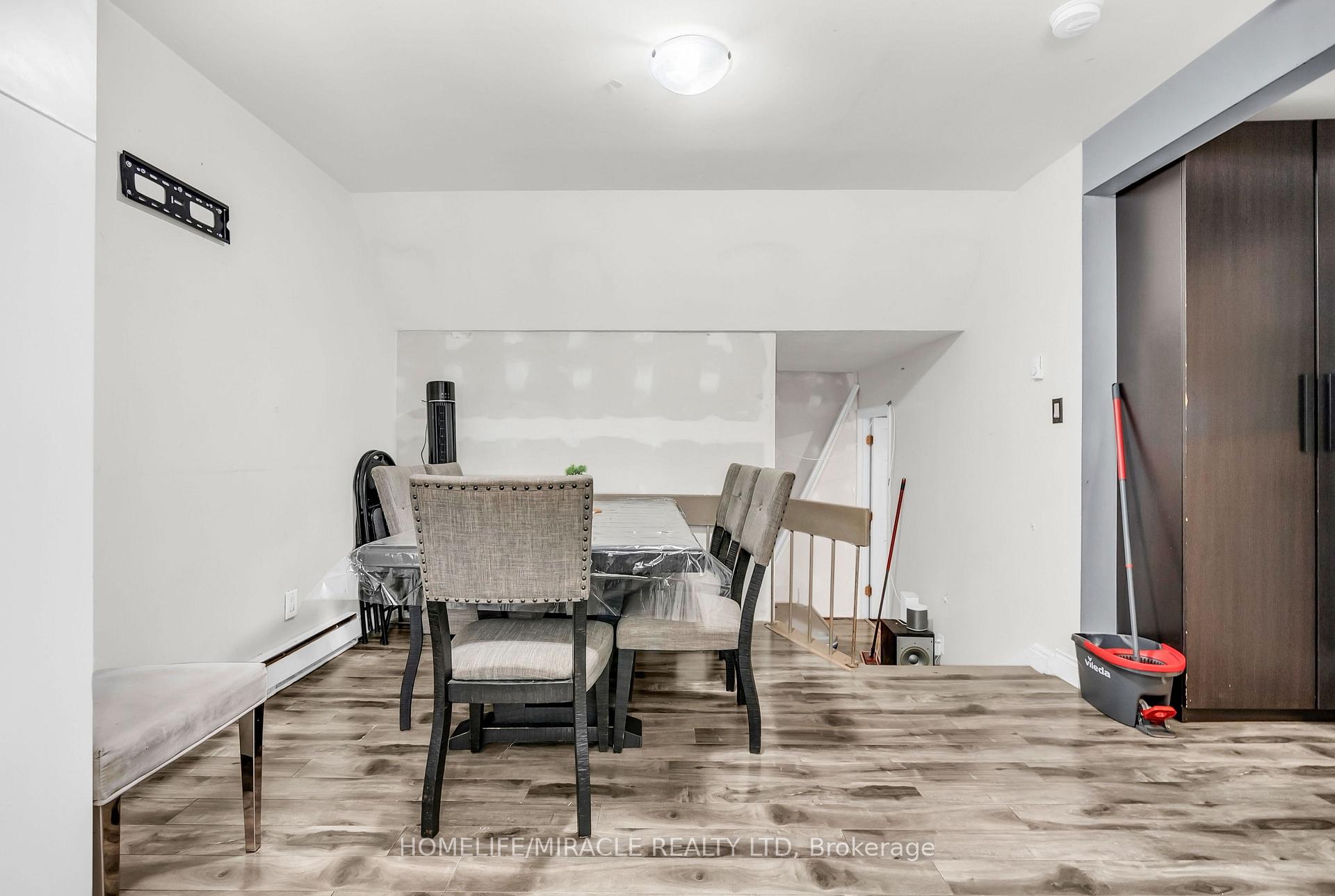 Photo 12 of Unit 93, 2901 Jane Street, North York, Glenfield-Jane Heights — HOMEH