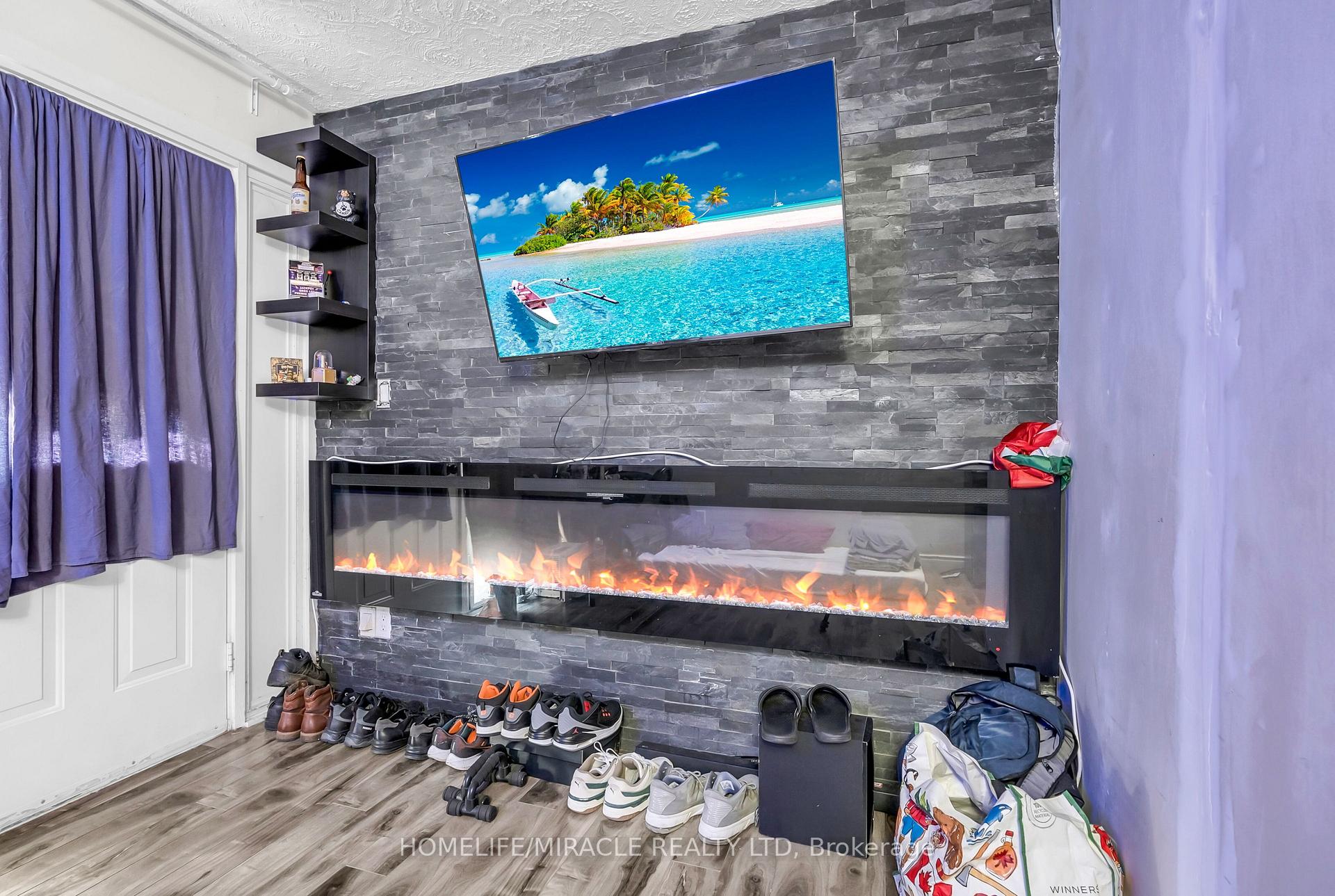Photo 15 of Unit 93, 2901 Jane Street, North York, Glenfield-Jane Heights — HOMEH
