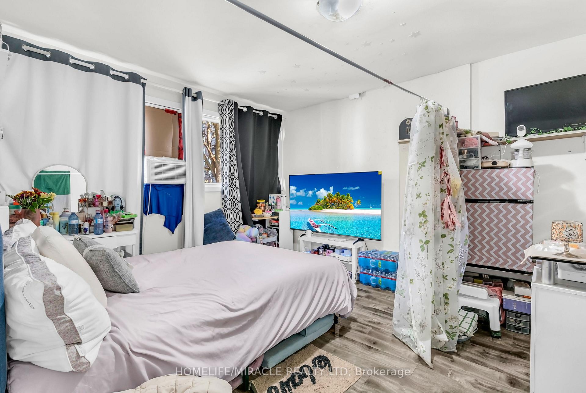 Photo 17 of Unit 93, 2901 Jane Street, North York, Glenfield-Jane Heights — HOMEH