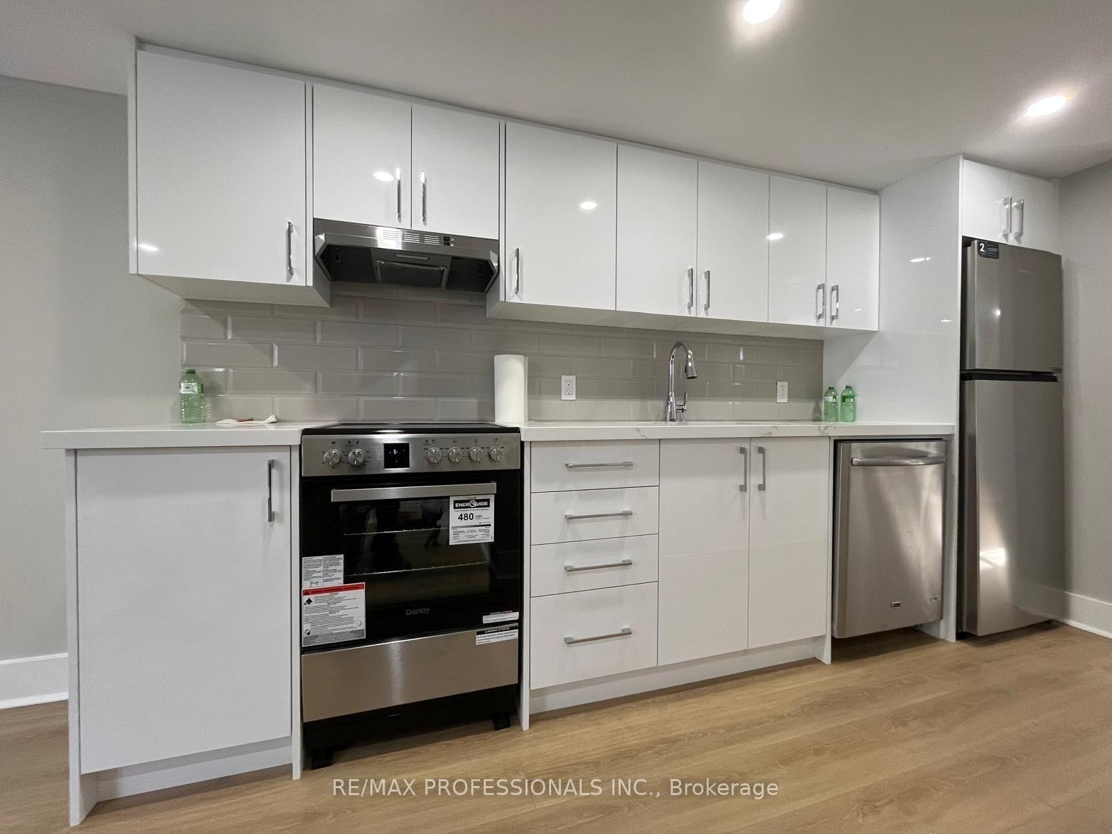 Photo 3 of Unit B, 41 Tavistock Road, North York, Downsview-Roding-CFB — HOMEH