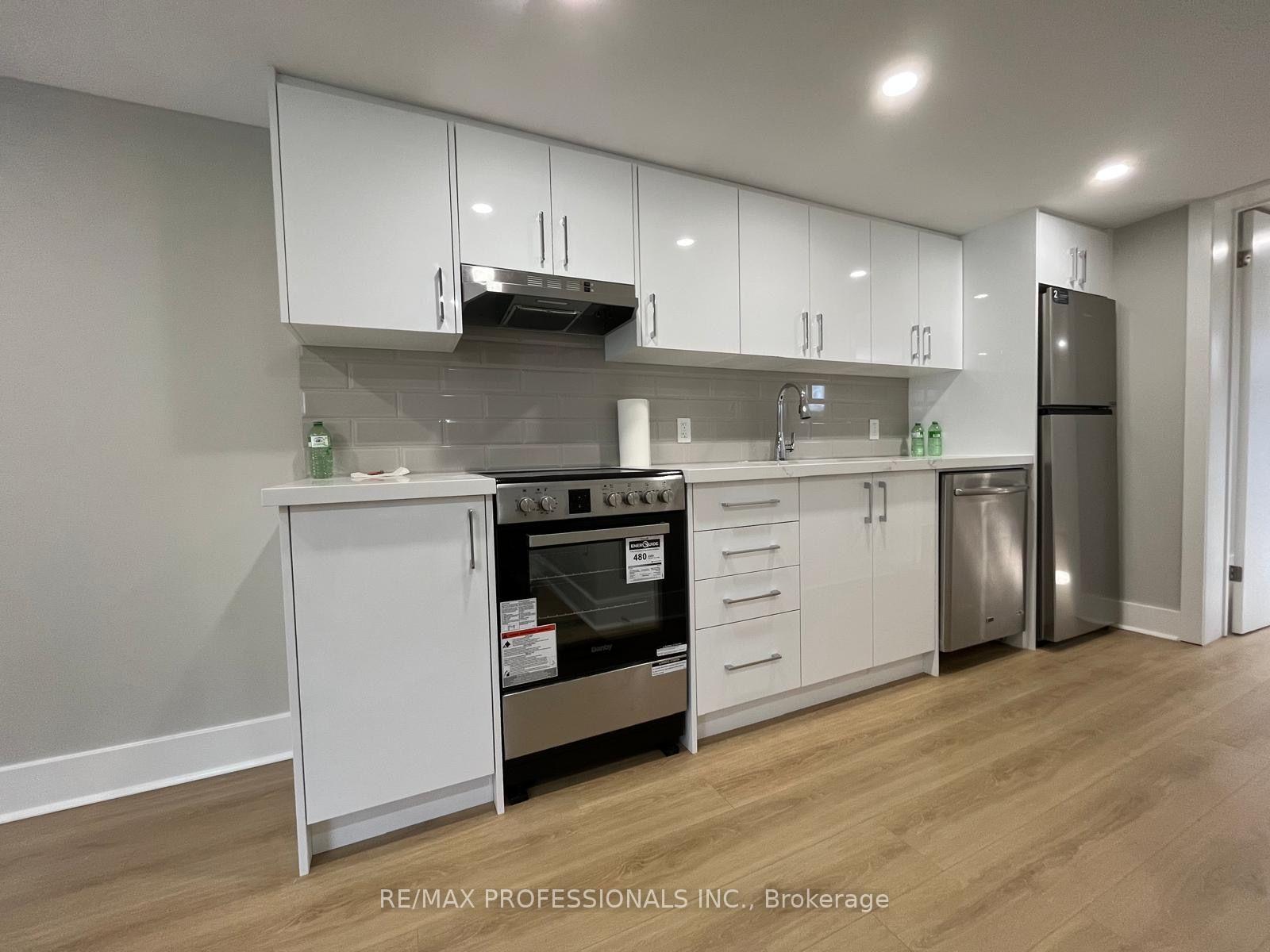 Photo 4 of Unit B, 41 Tavistock Road, North York, Downsview-Roding-CFB — HOMEH