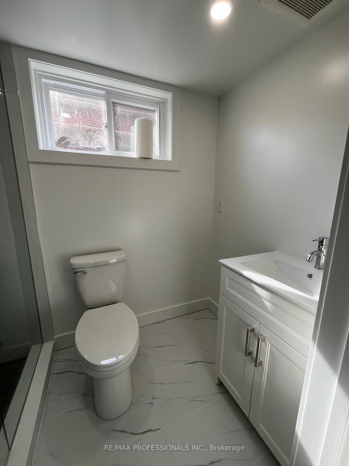 Photo 8 of Unit B, 41 Tavistock Road, North York, Downsview-Roding-CFB — HOMEH