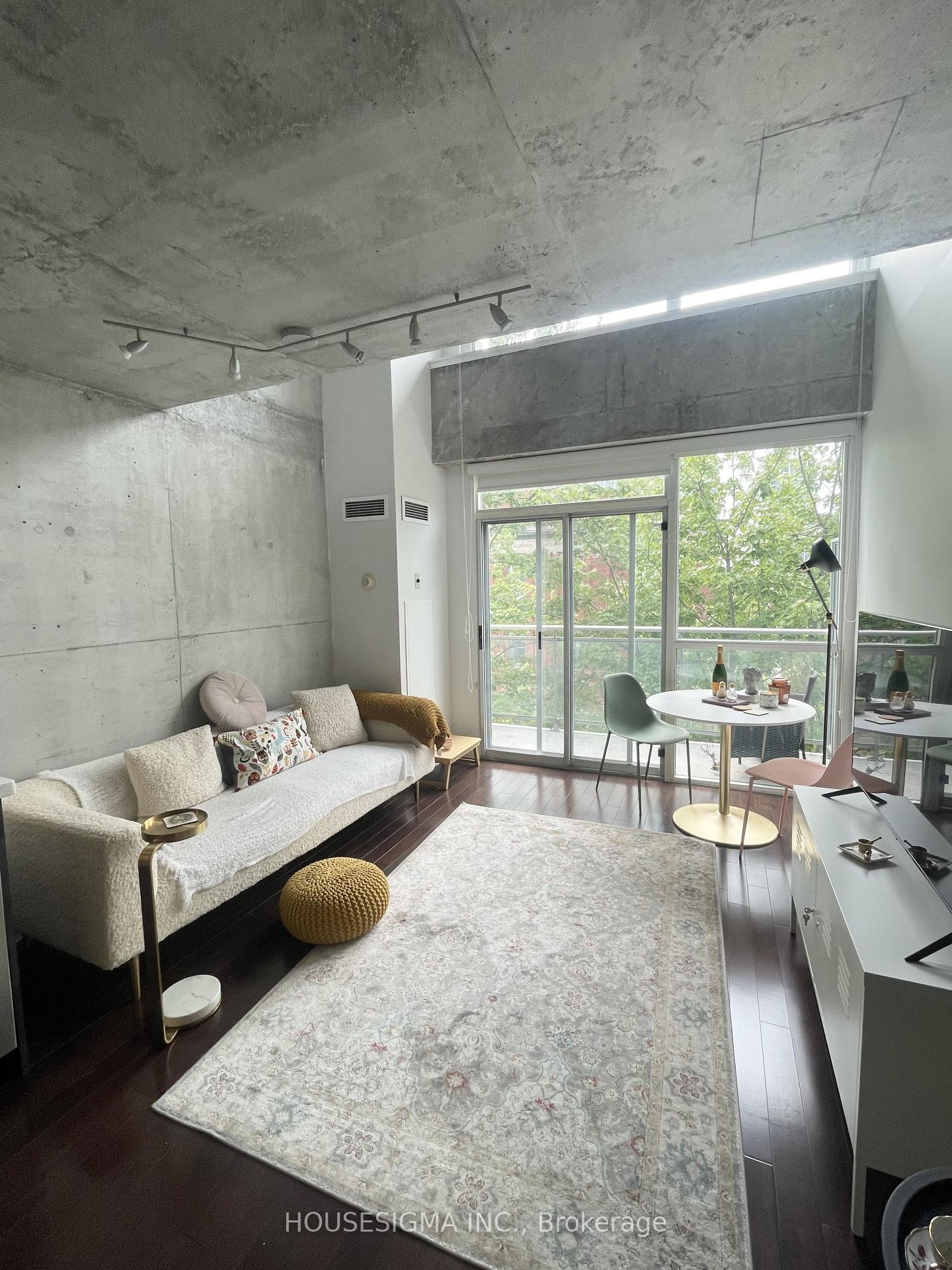 Photo of Unit 513, 954 King Street W
