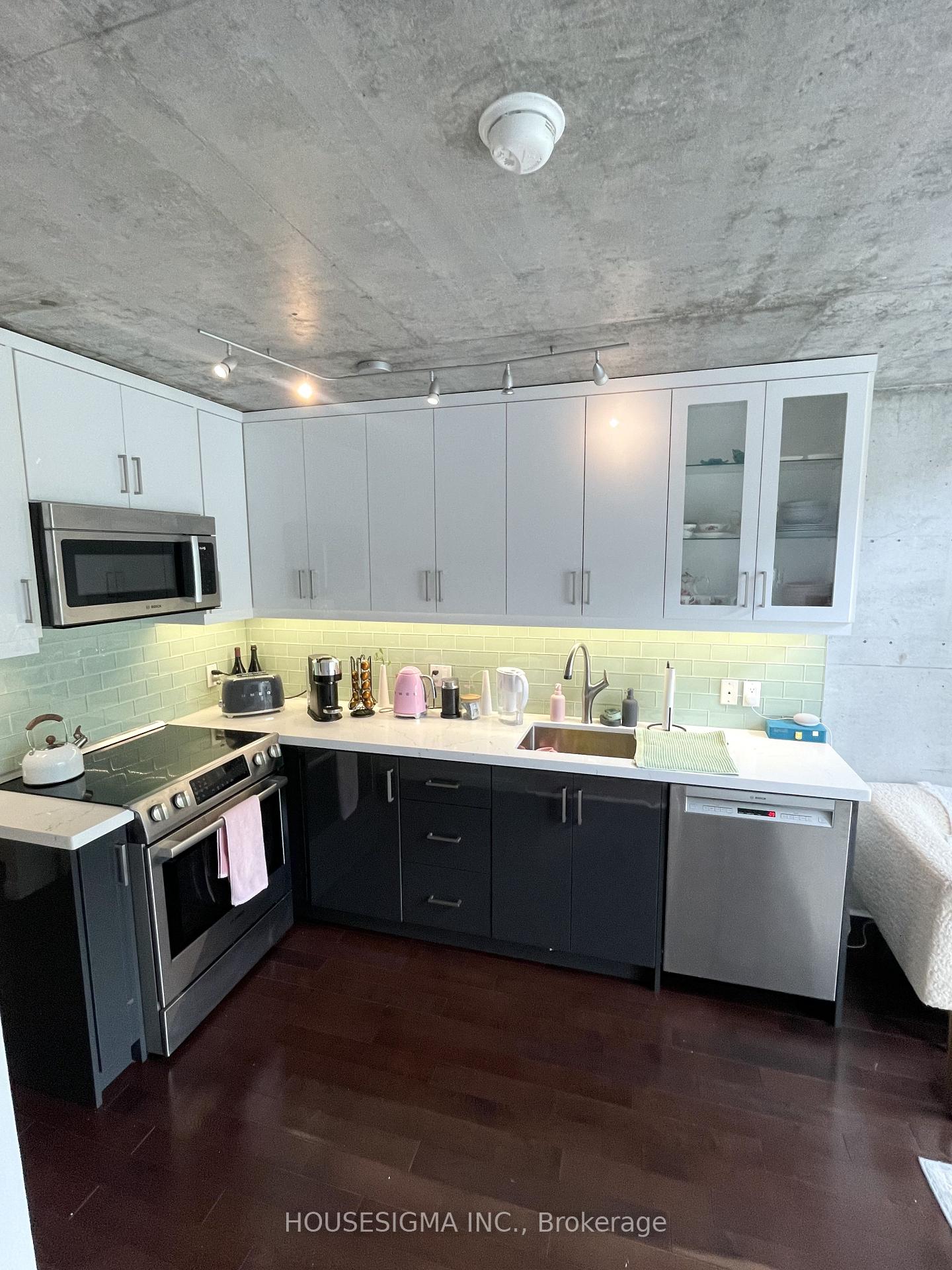 Photo 6 of Unit 513, 954 King Street W, Toronto, Niagara — HOMEH