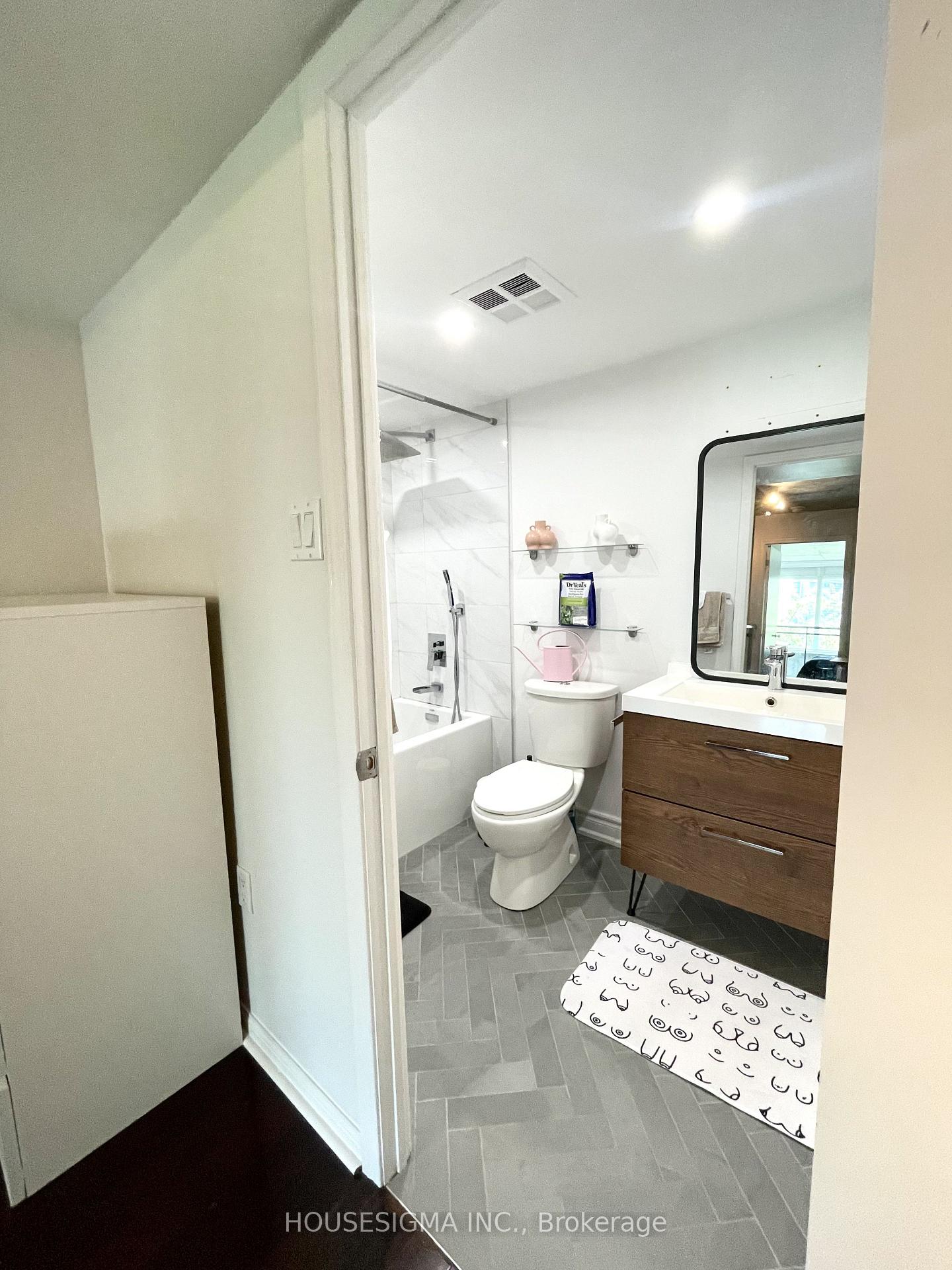 Photo 24 of Unit 513, 954 King Street W, Toronto, Niagara — HOMEH