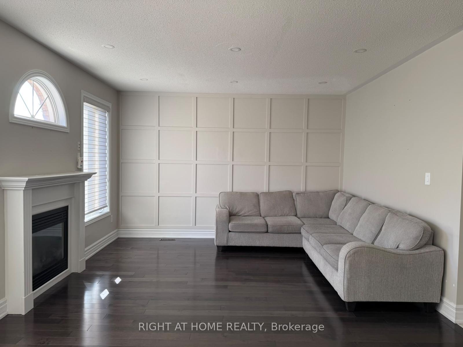 Photo 3 of 247 Rizal Avenue, Markham, Box Grove — HOMEH