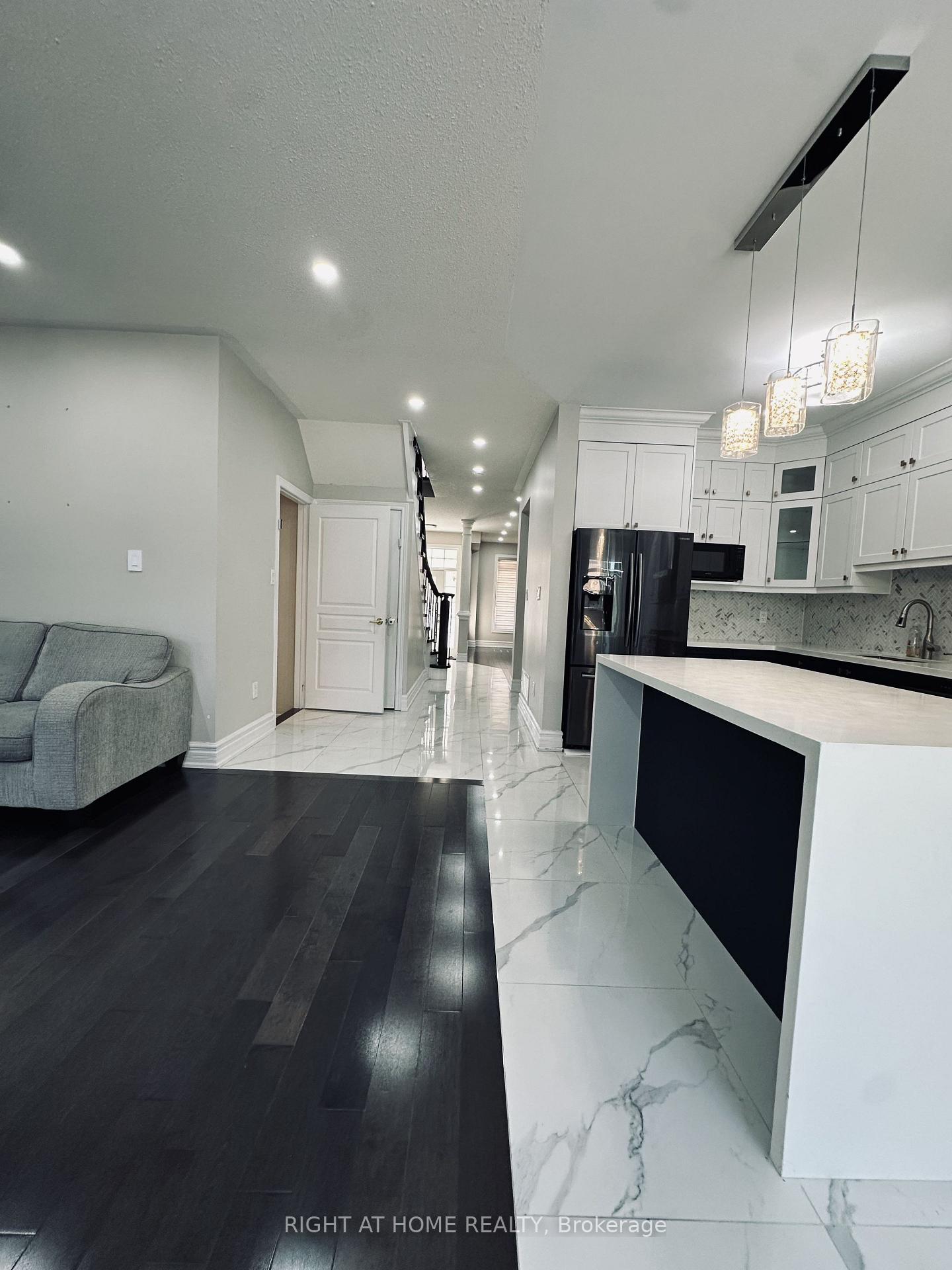 Photo 4 of 247 Rizal Avenue, Markham, Box Grove — HOMEH