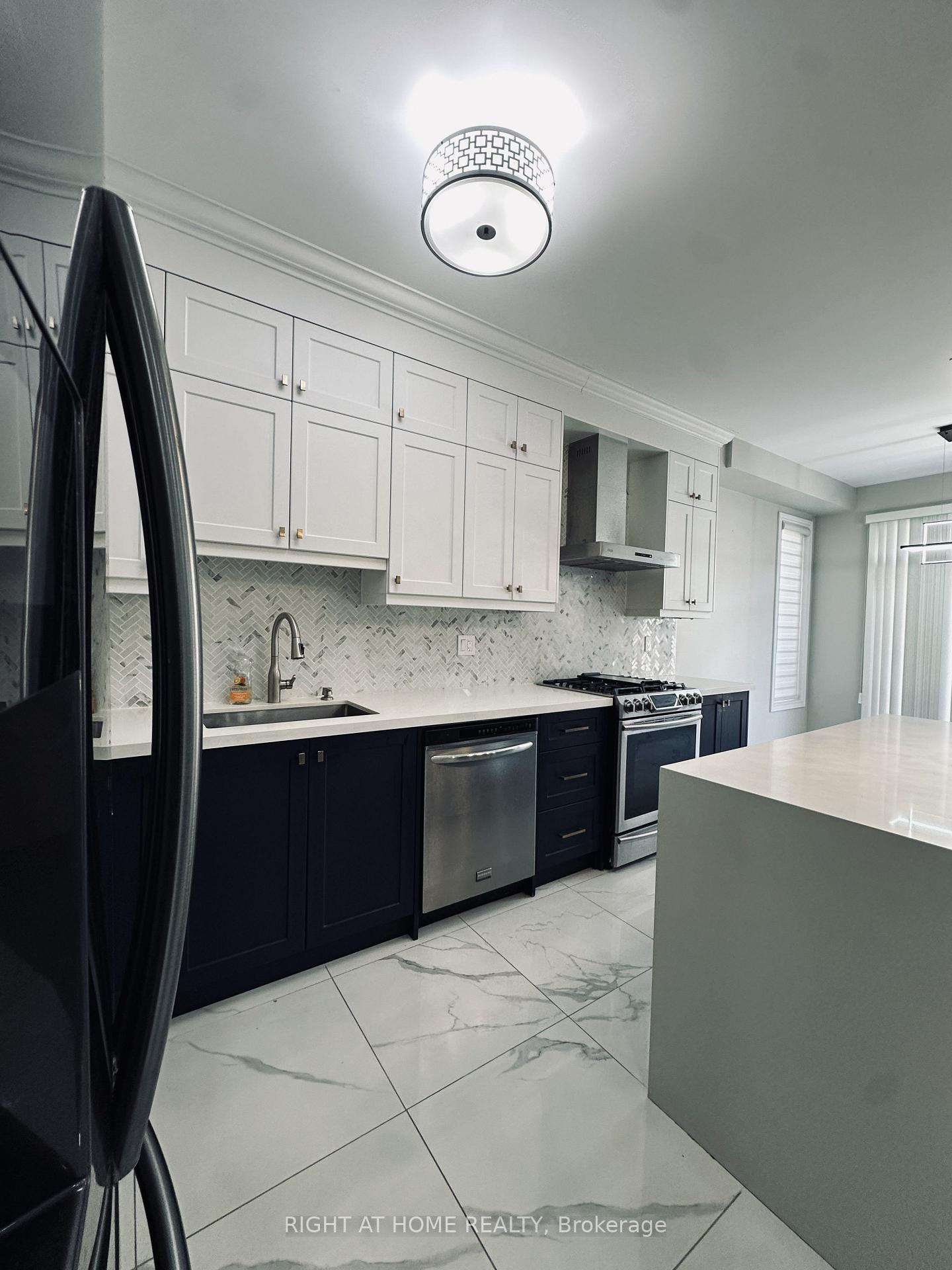 Photo 6 of 247 Rizal Avenue, Markham, Box Grove — HOMEH