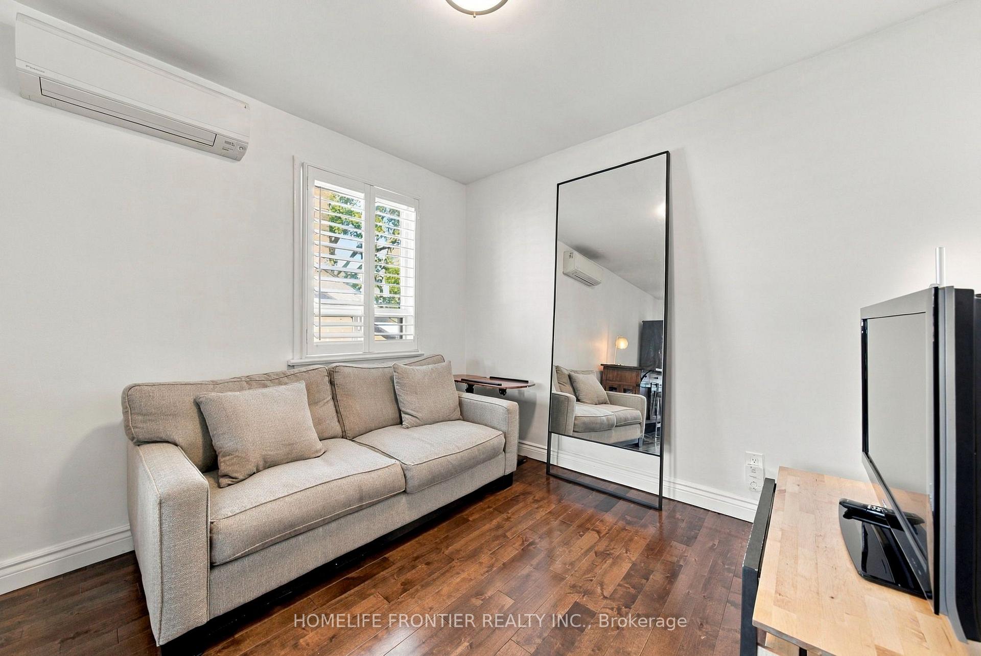Photo 11 of Unit Upper, 122 Manning Avenue, Toronto, Trinity-Bellwoods — HOMEH