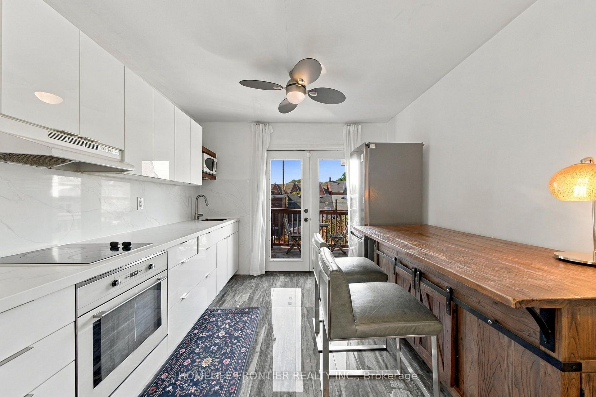 Photo 16 of Unit Upper, 122 Manning Avenue, Toronto, Trinity-Bellwoods — HOMEH