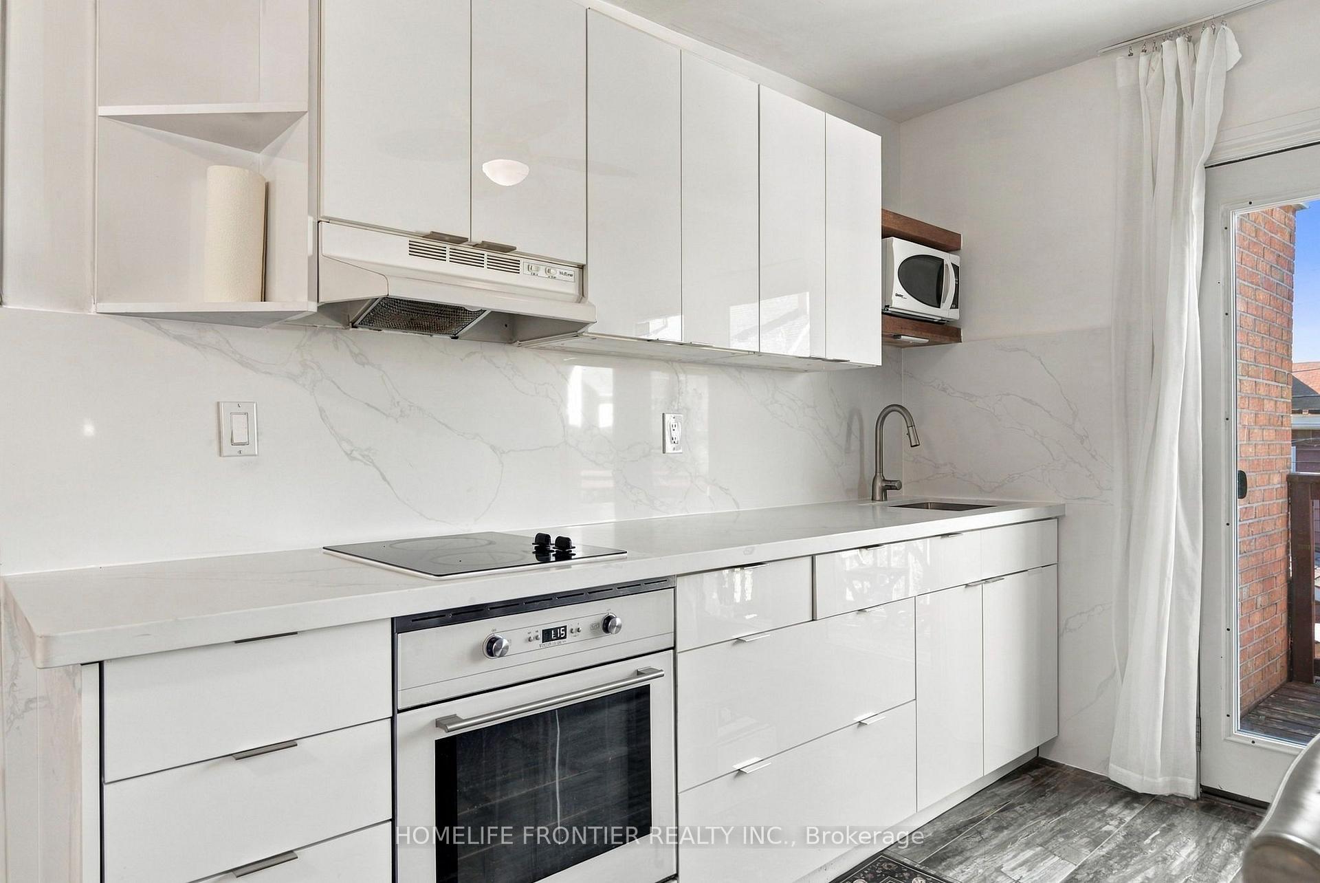 Photo 18 of Unit Upper, 122 Manning Avenue, Toronto, Trinity-Bellwoods — HOMEH