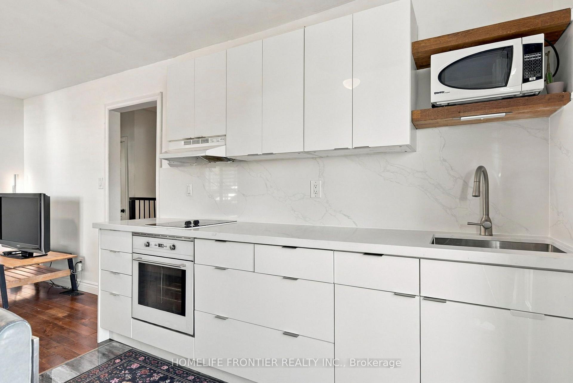 Photo 20 of Unit Upper, 122 Manning Avenue, Toronto, Trinity-Bellwoods — HOMEH
