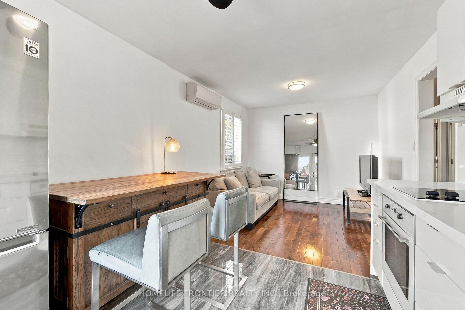 Photo 21 of Unit Upper, 122 Manning Avenue, Toronto, Trinity-Bellwoods — HOMEH