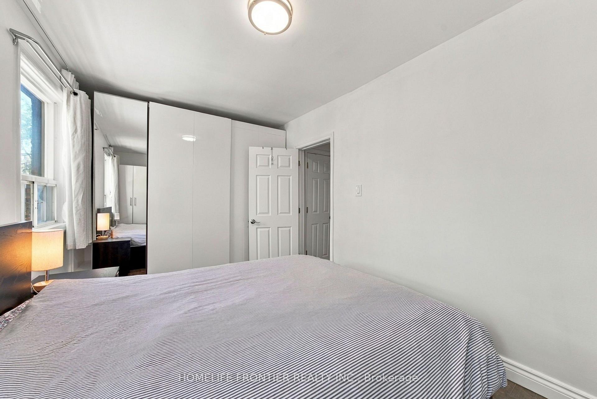 Photo 25 of Unit Upper, 122 Manning Avenue, Toronto, Trinity-Bellwoods — HOMEH