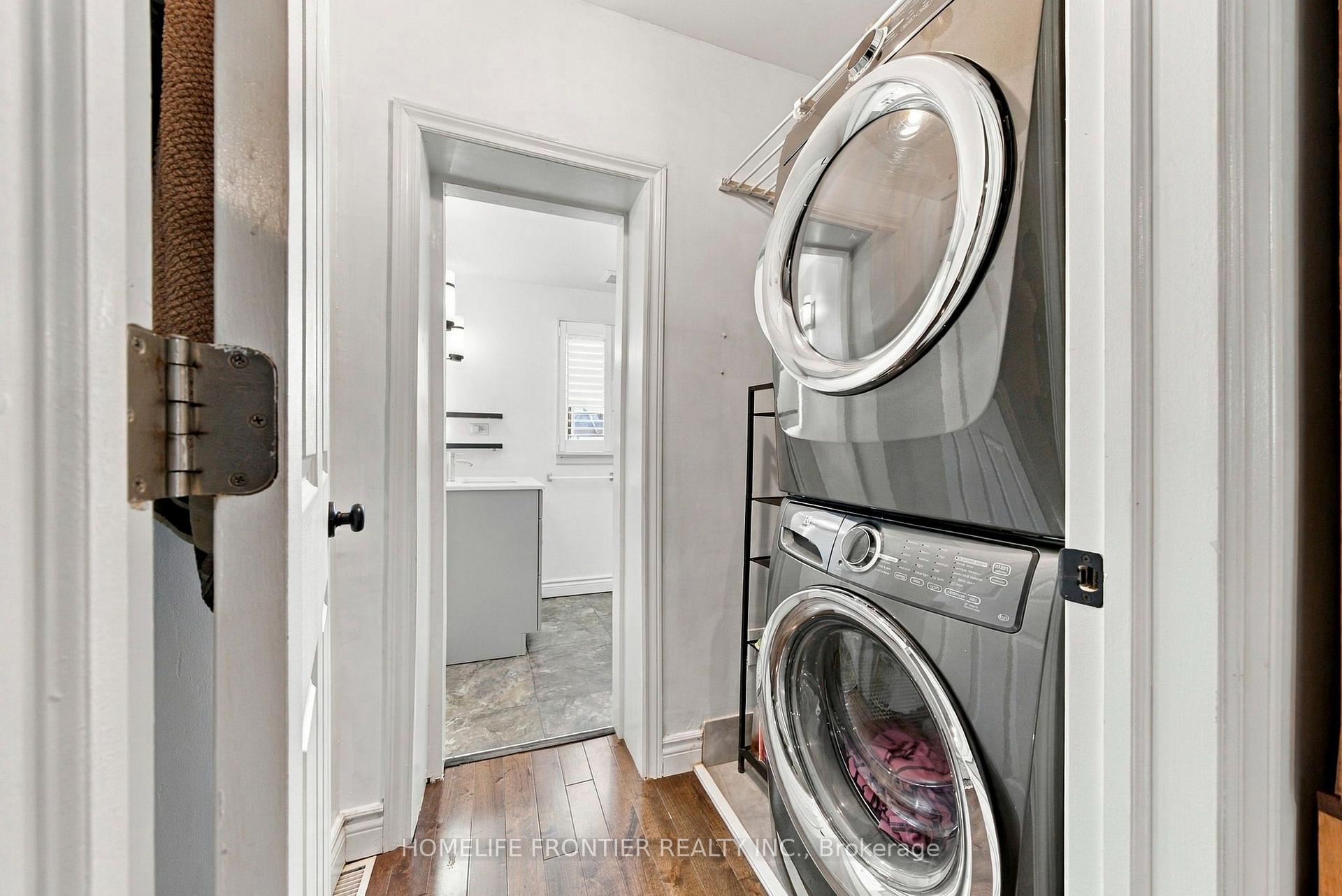 Photo 26 of Unit Upper, 122 Manning Avenue, Toronto, Trinity-Bellwoods — HOMEH