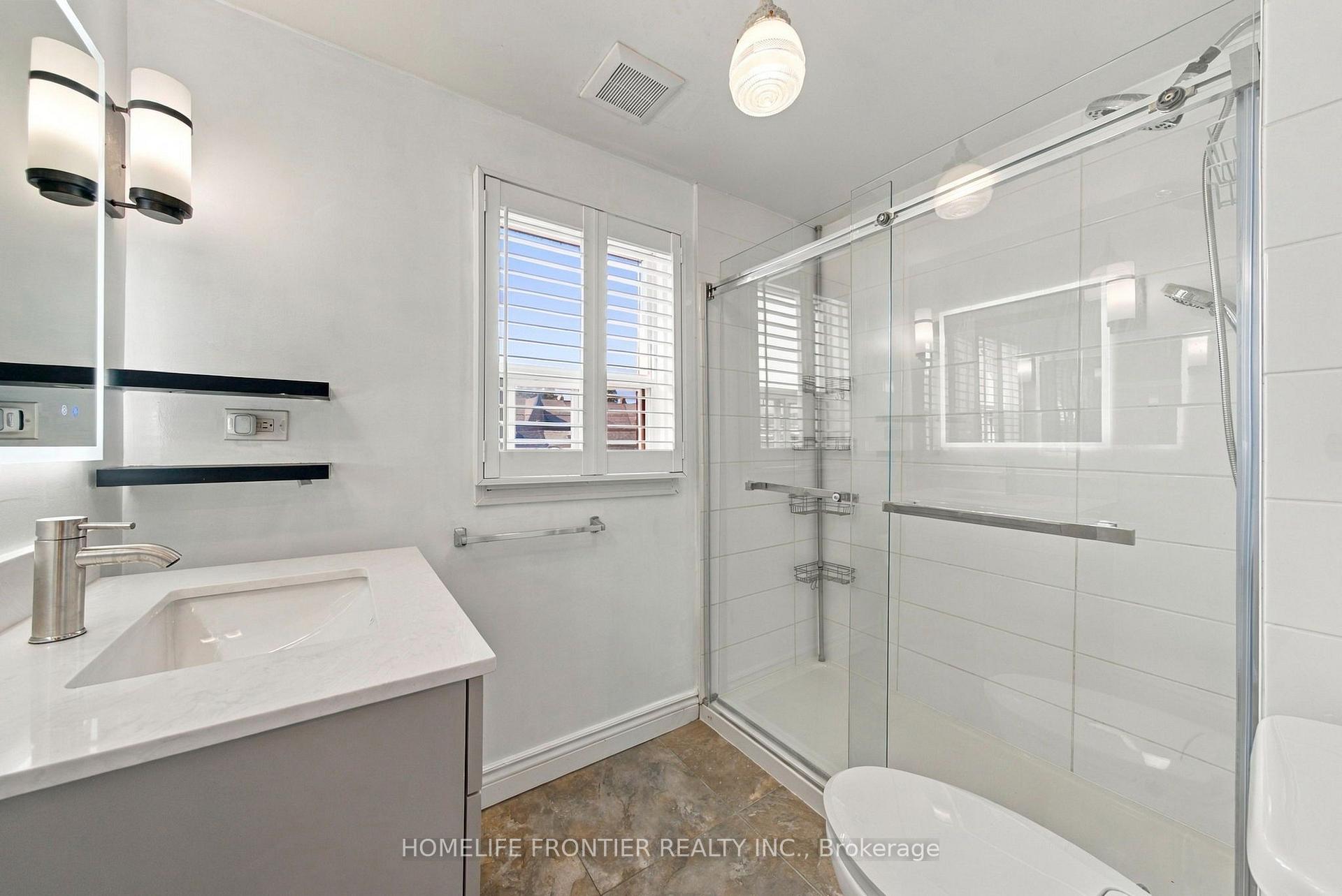 Photo 27 of Unit Upper, 122 Manning Avenue, Toronto, Trinity-Bellwoods — HOMEH