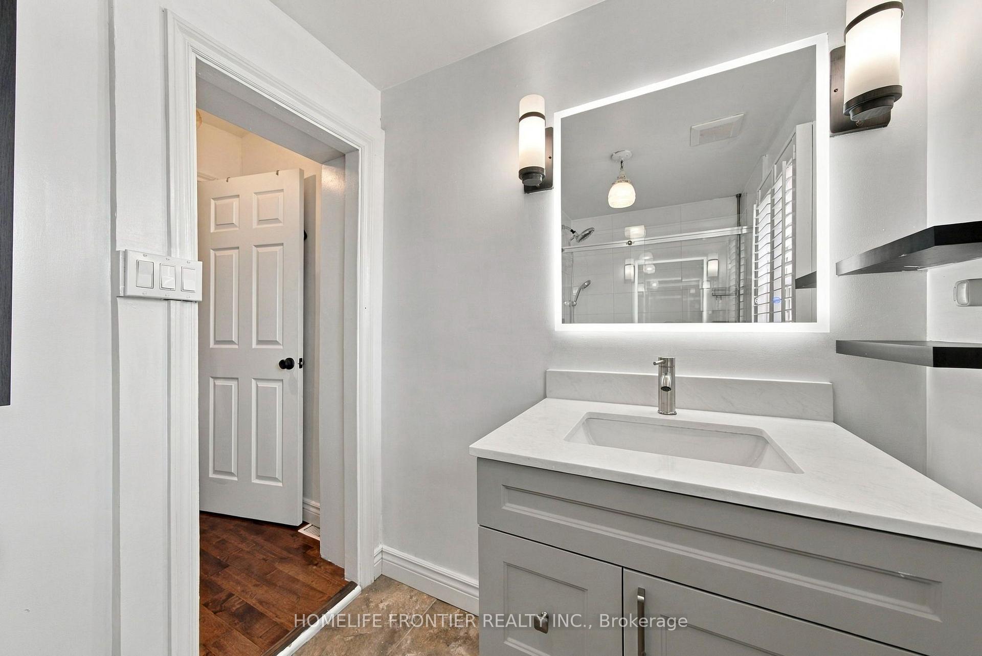 Photo 28 of Unit Upper, 122 Manning Avenue, Toronto, Trinity-Bellwoods — HOMEH