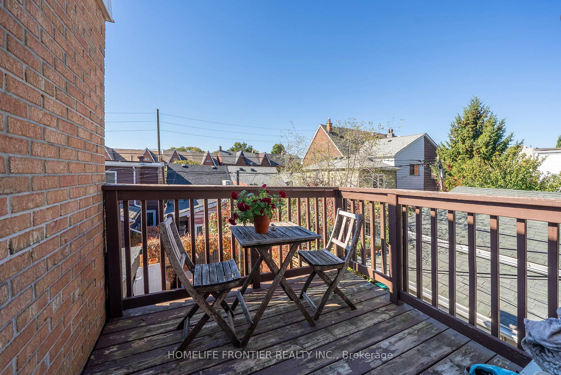 Photo 29 of Unit Upper, 122 Manning Avenue, Toronto, Trinity-Bellwoods — HOMEH