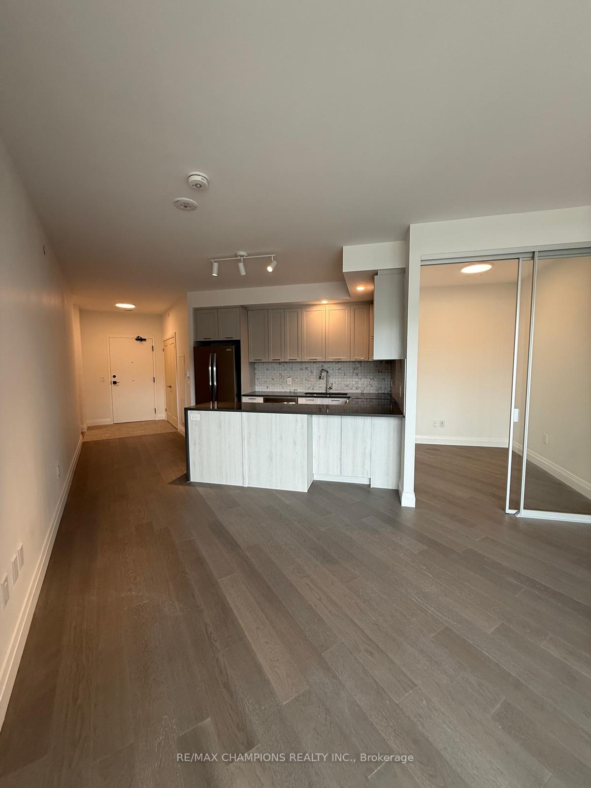 Photo 4 of Unit 401, 26 Mill Street, Halton Hills, Georgetown — HOMEH