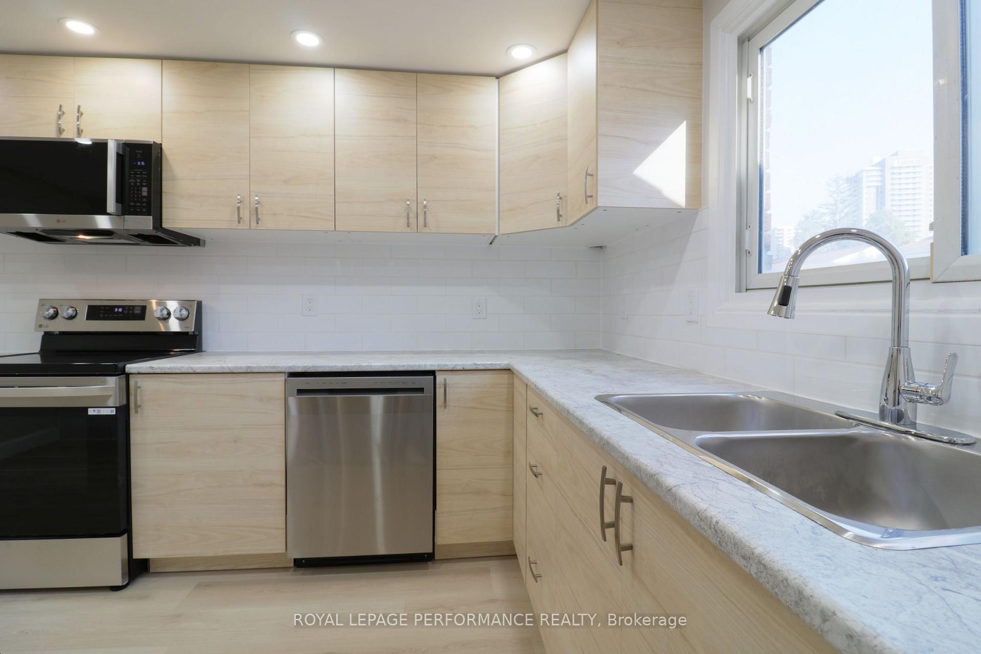 Photo 5 of Unit 109, 1045 Morrison Drive, Ottawa, Redwood Park — HOMEH