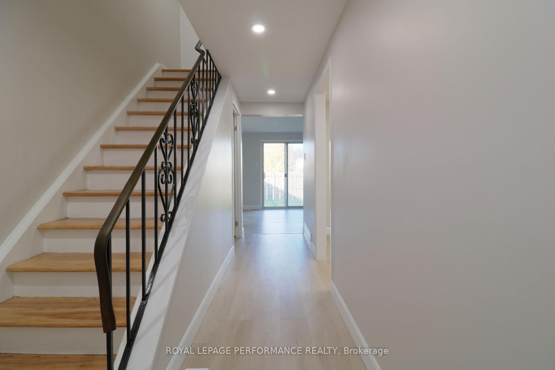 Photo 8 of Unit 109, 1045 Morrison Drive, Ottawa, Redwood Park — HOMEH