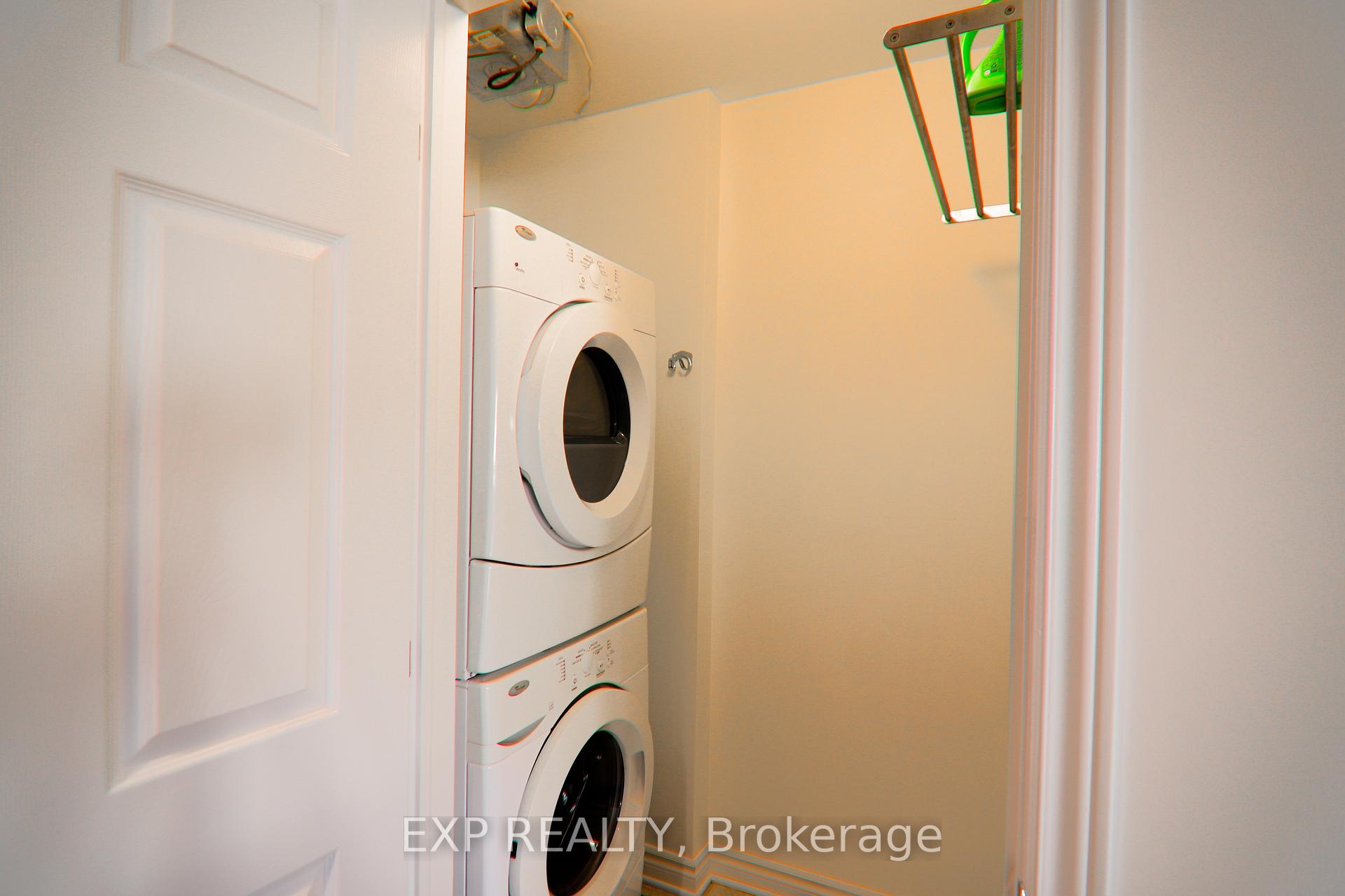 Photo 8 of Unit C, 137 Harthill Way, Ottawa, Barrhaven - Heritage Park — HOMEH