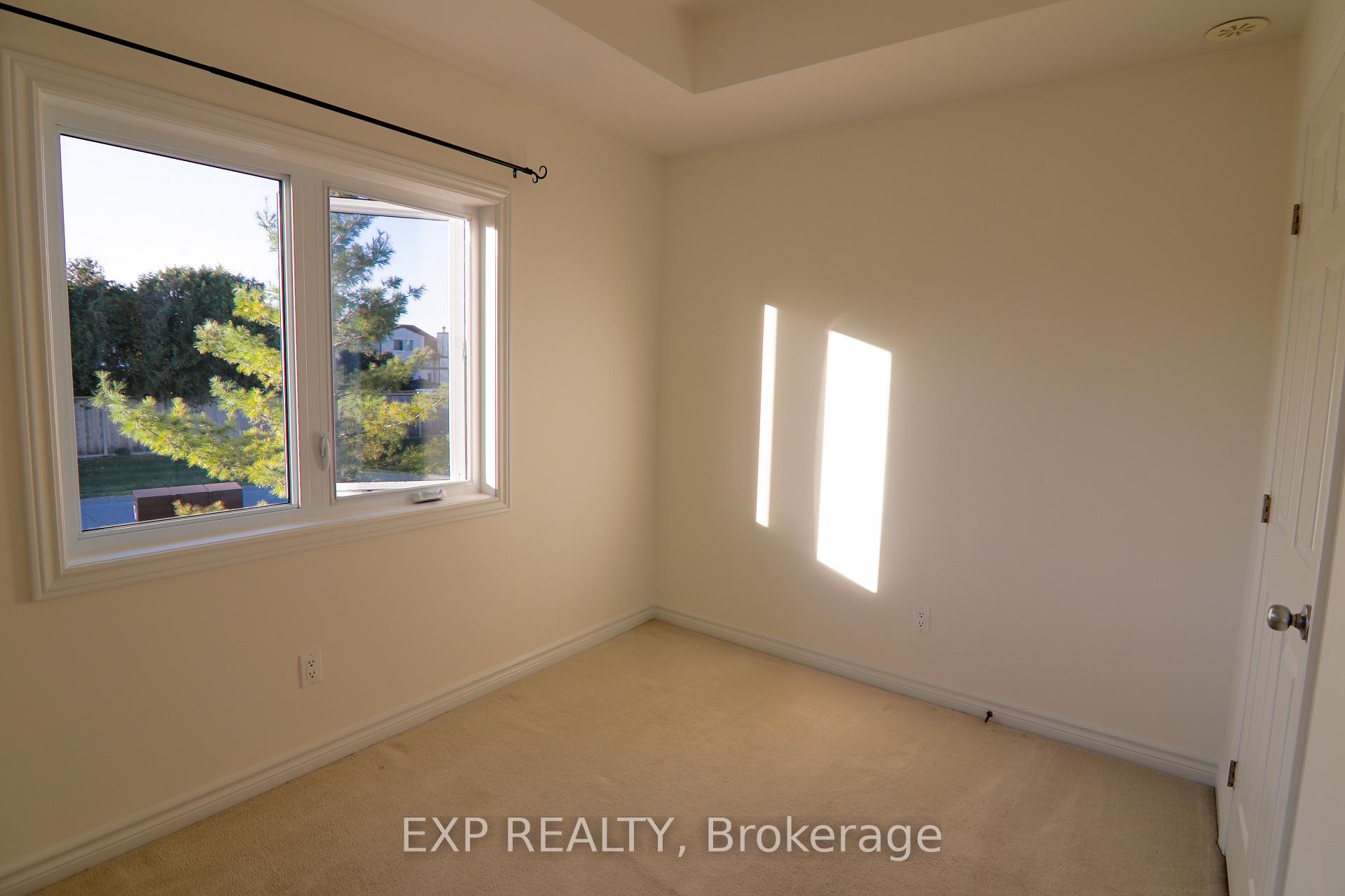 Photo 10 of Unit C, 137 Harthill Way, Ottawa, Barrhaven - Heritage Park — HOMEH