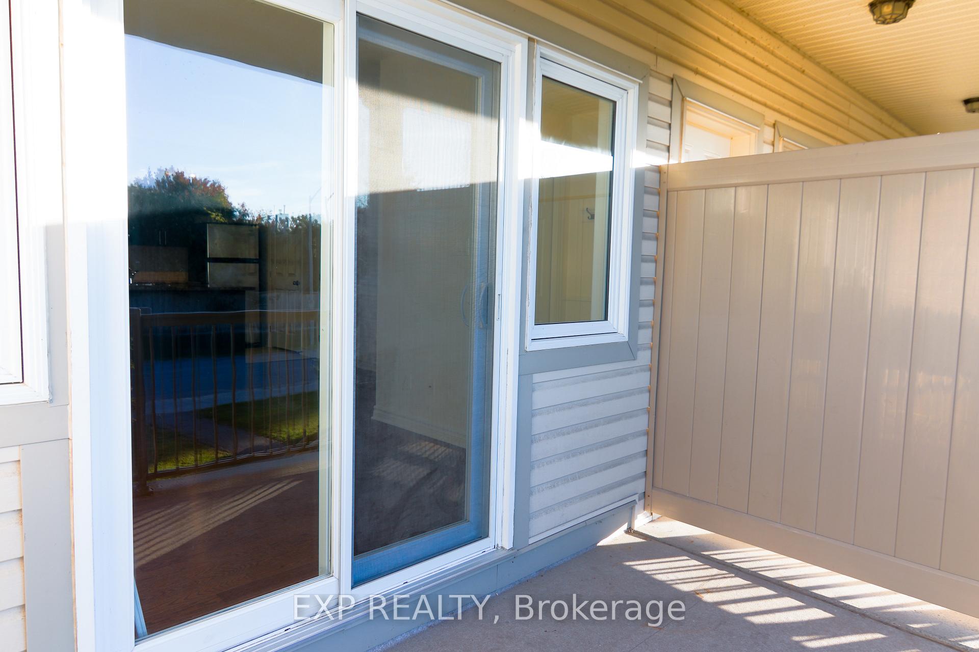 Photo 15 of Unit C, 137 Harthill Way, Ottawa, Barrhaven - Heritage Park — HOMEH