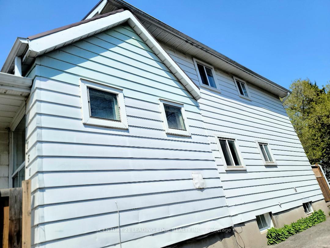 Photo 3 of 751 Gifford Street, Oshawa, Lakeview — HOMEH