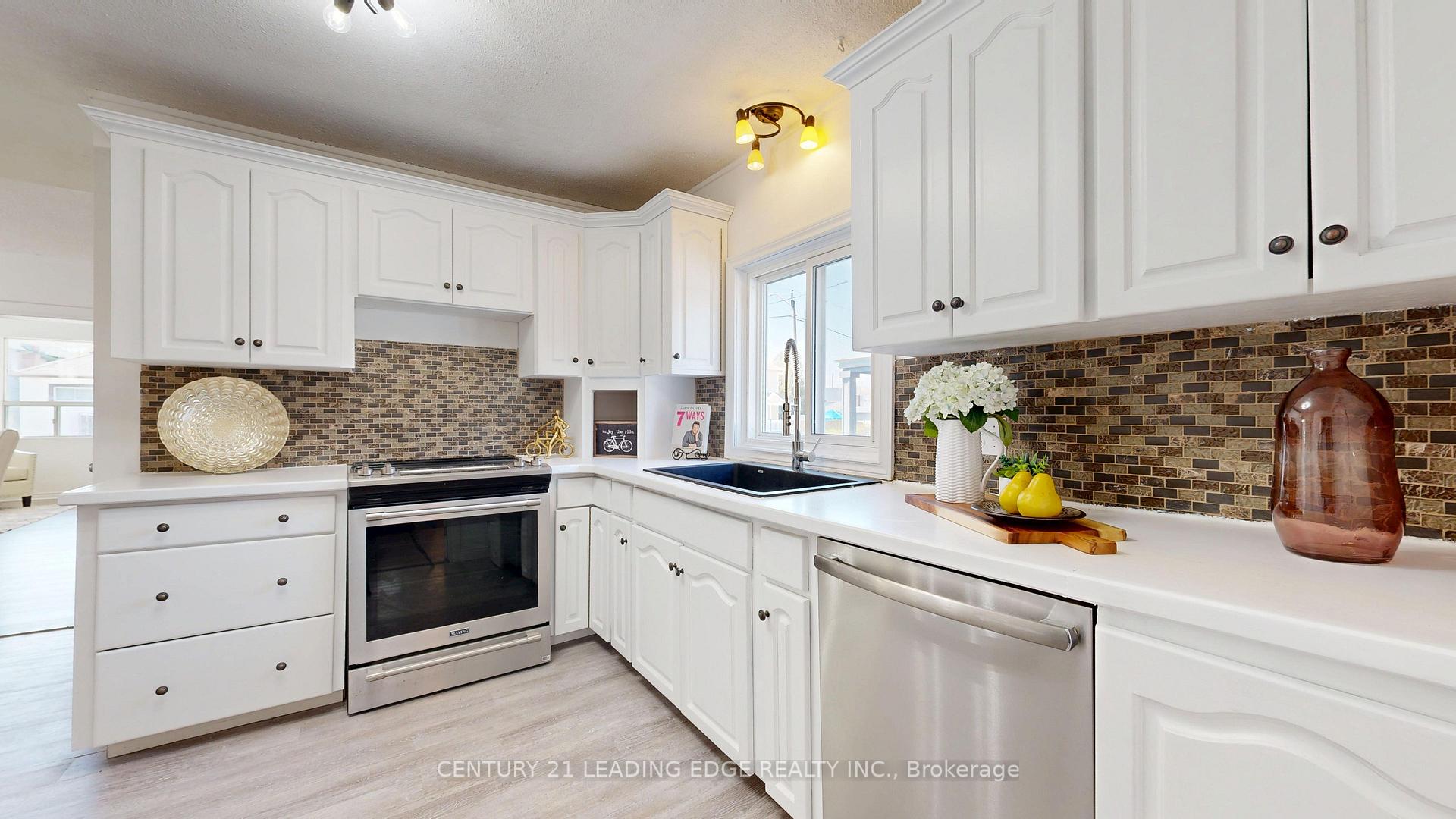 Photo 23 of 751 Gifford Street, Oshawa, Lakeview — HOMEH