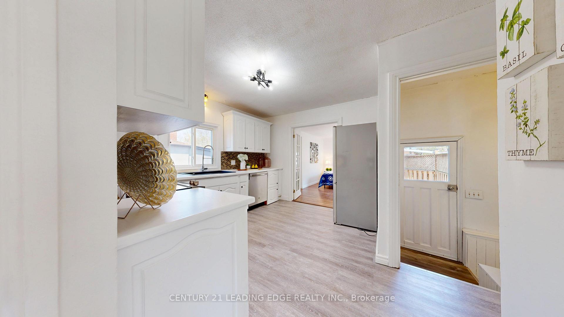 Photo 32 of 751 Gifford Street, Oshawa, Lakeview — HOMEH