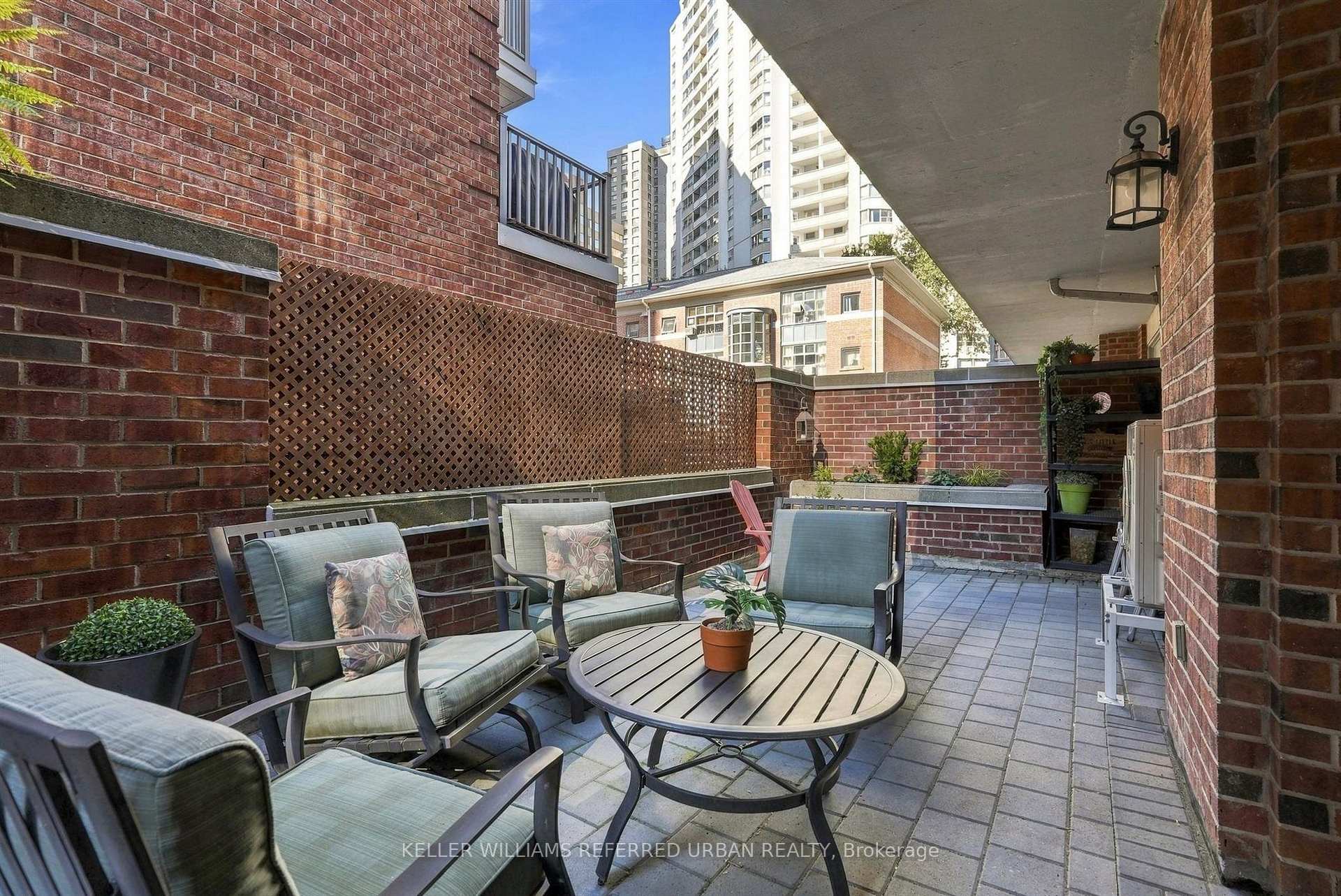 Photo 2 of 58 St Nicholas Street, Toronto, Bay Street Corridor — HOMEH