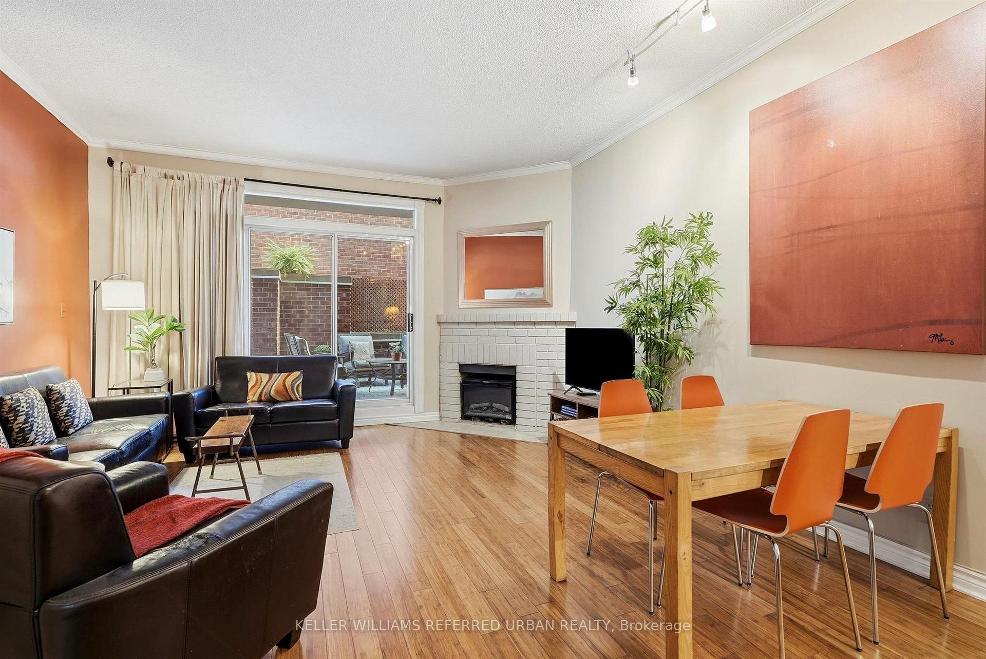 Photo 4 of 58 St Nicholas Street, Toronto, Bay Street Corridor — HOMEH
