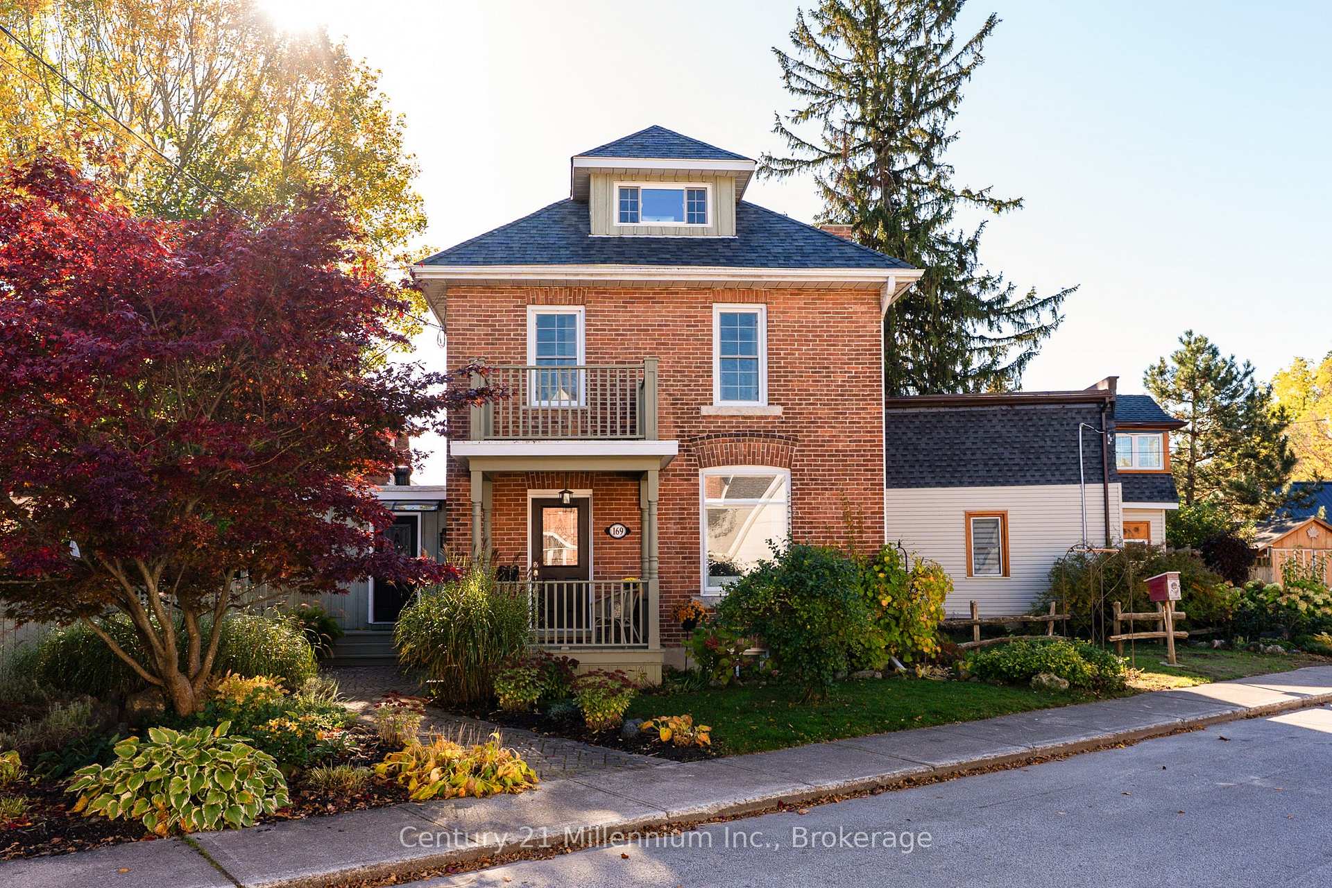 Photo 11 of 169 5th A Street E, Owen Sound — HOMEH