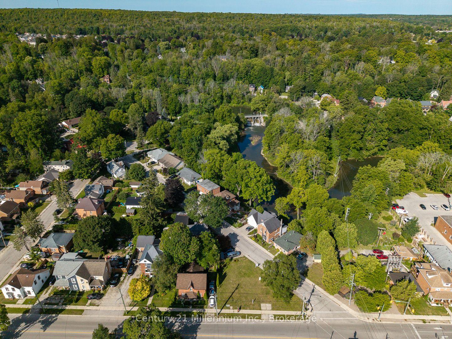Photo 4 of 169 5th A Street E, Owen Sound — HOMEH