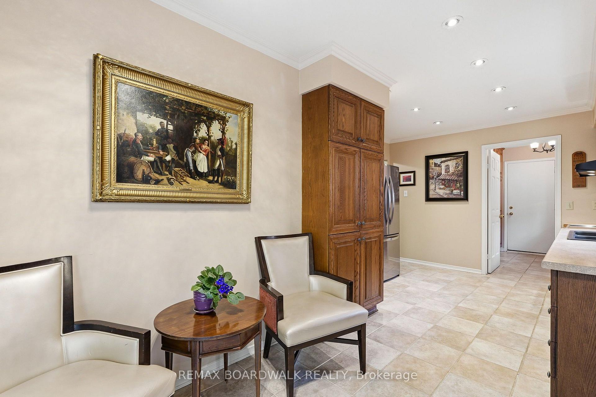 Photo 16 of 19 Cullen Court, Ottawa, Manordale — HOMEH