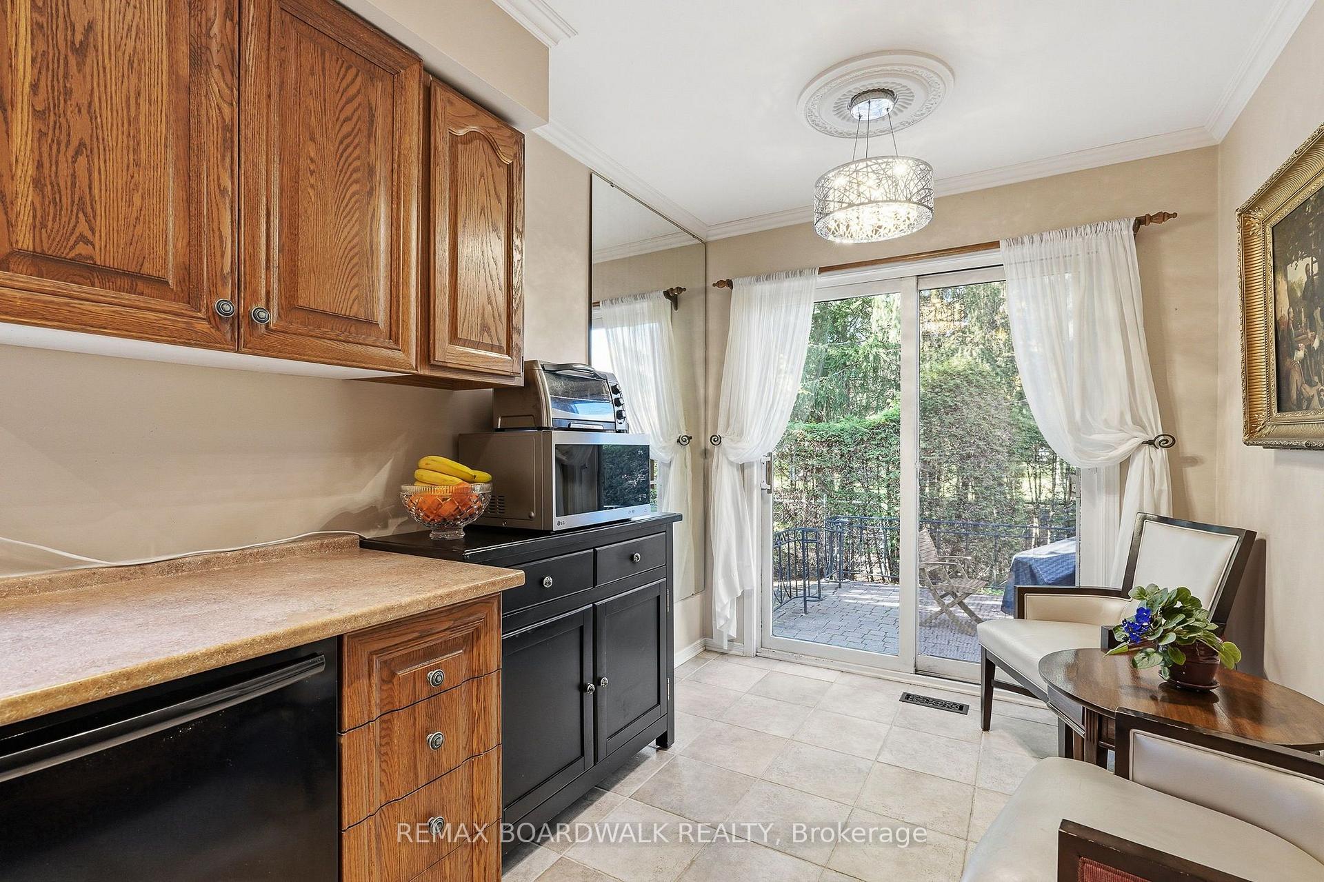 Photo 17 of 19 Cullen Court, Ottawa, Manordale — HOMEH