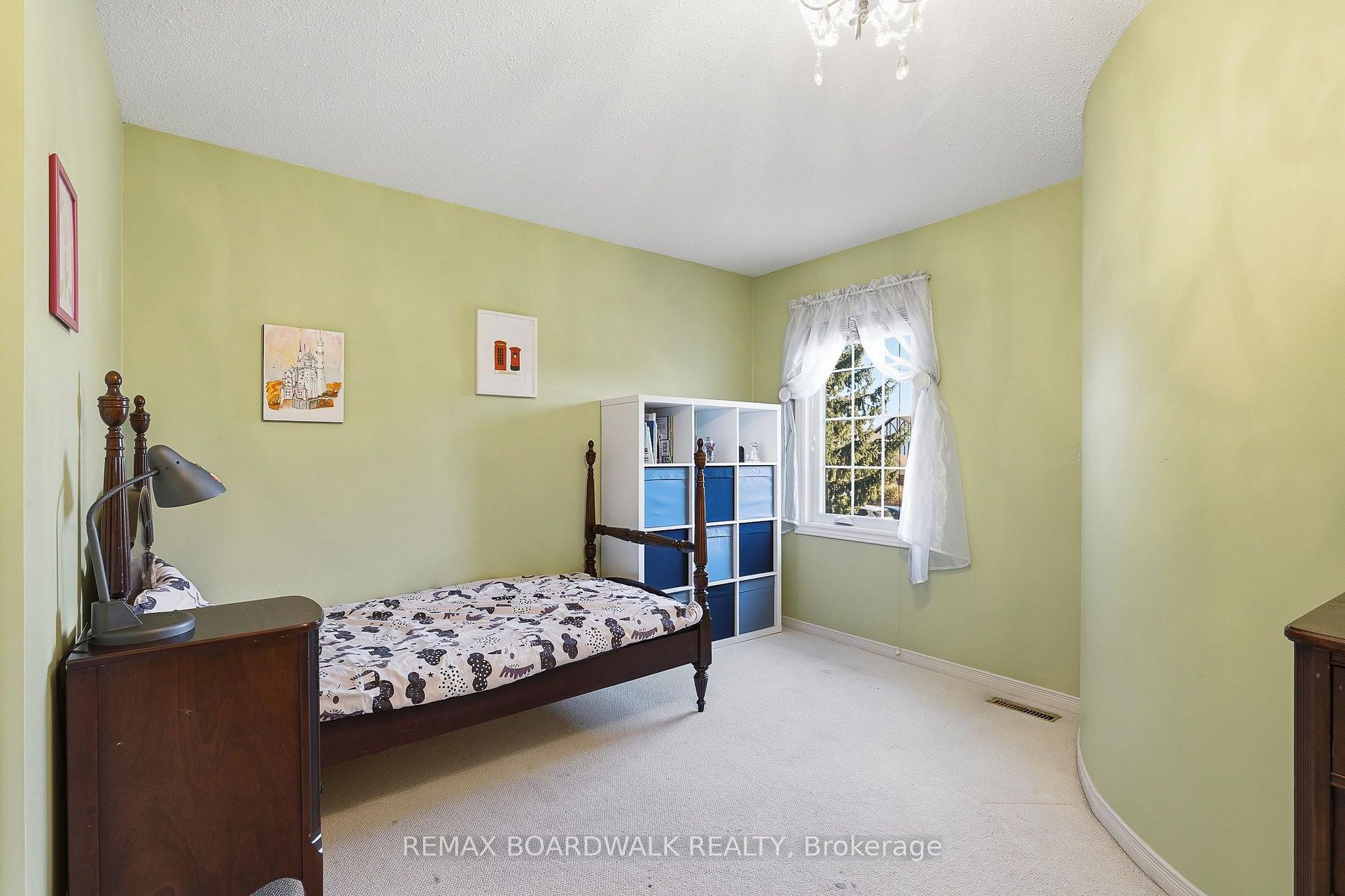 Photo 24 of 19 Cullen Court, Ottawa, Manordale — HOMEH