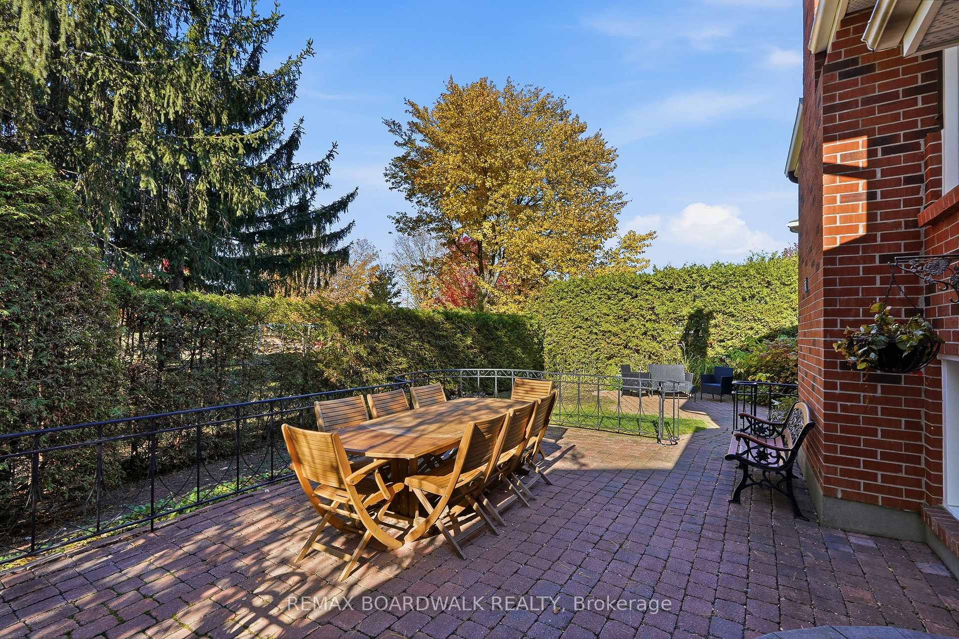 Photo 33 of 19 Cullen Court, Ottawa, Manordale — HOMEH