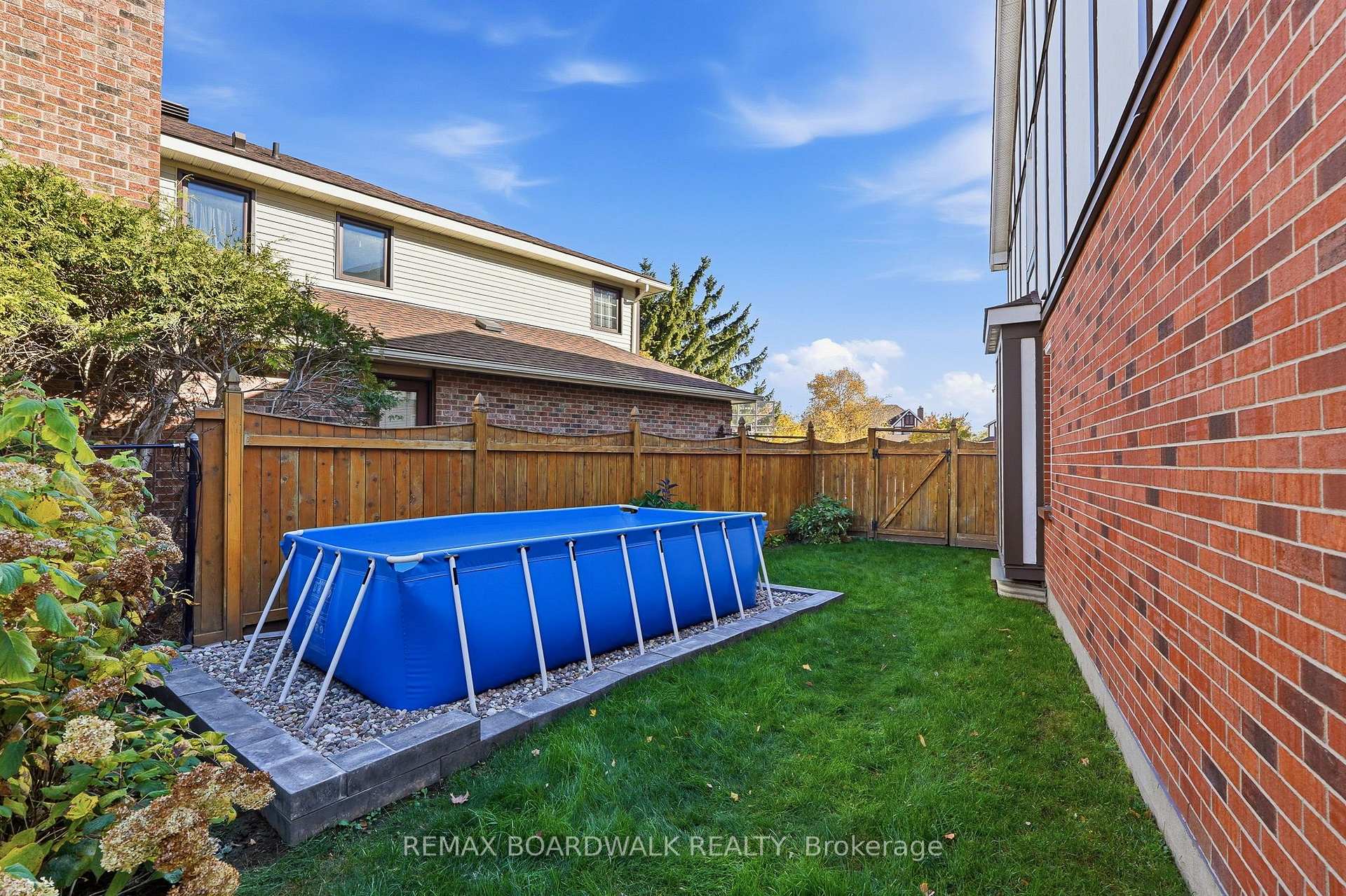 Photo 34 of 19 Cullen Court, Ottawa, Manordale — HOMEH