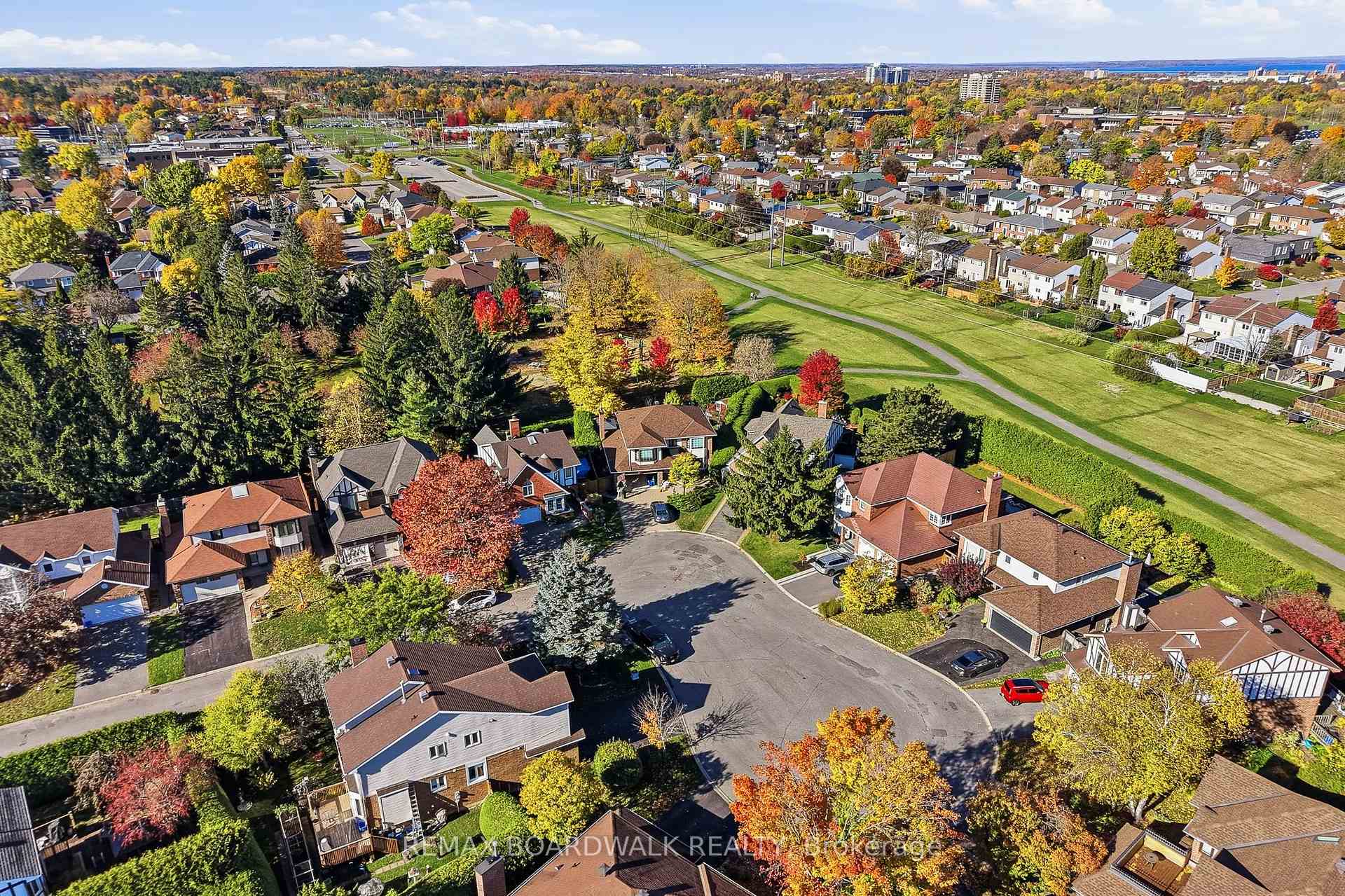 Photo 43 of 19 Cullen Court, Ottawa, Manordale — HOMEH