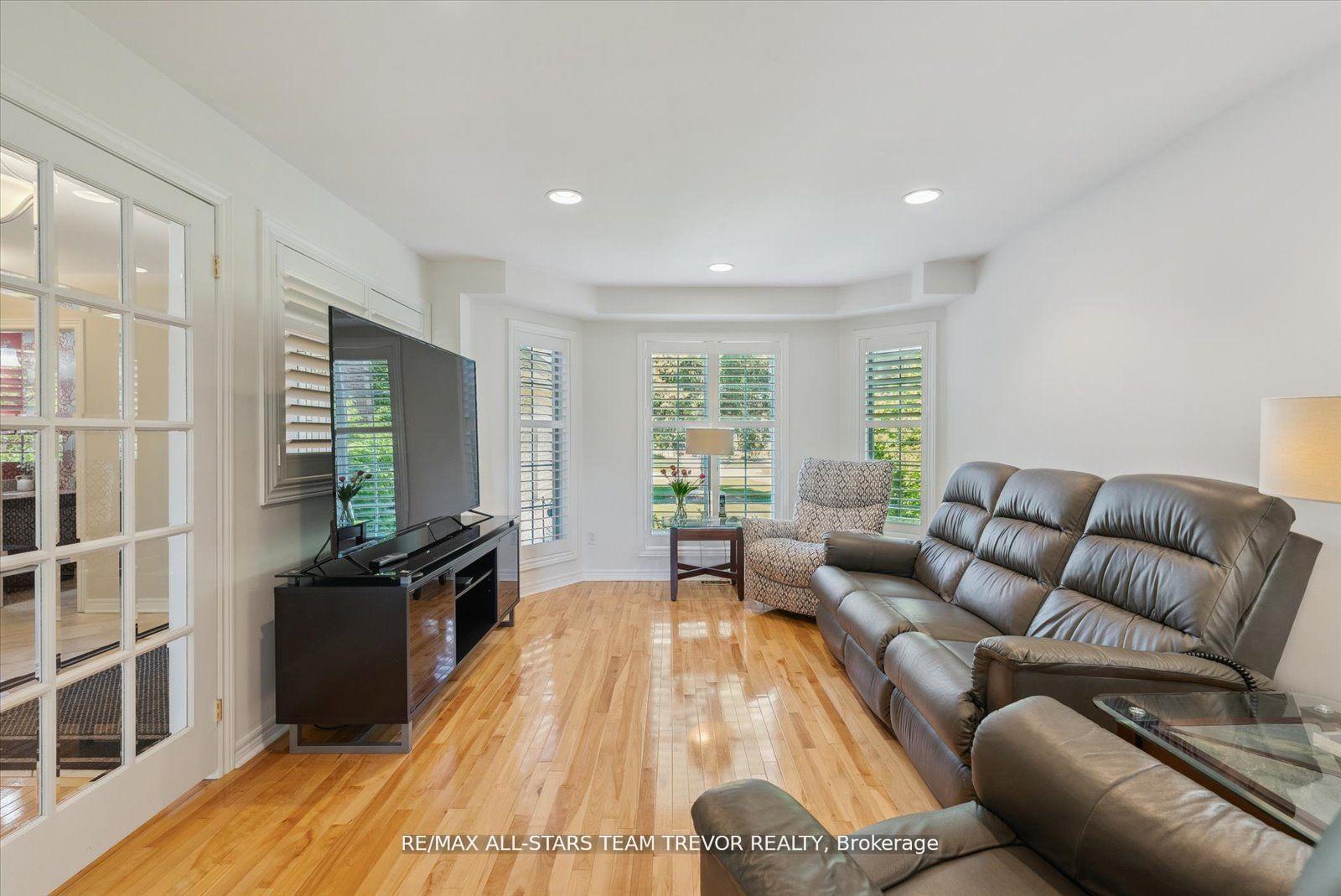 Photo 2 of 31 Riveredge Drive, Georgina, Keswick North — HOMEH