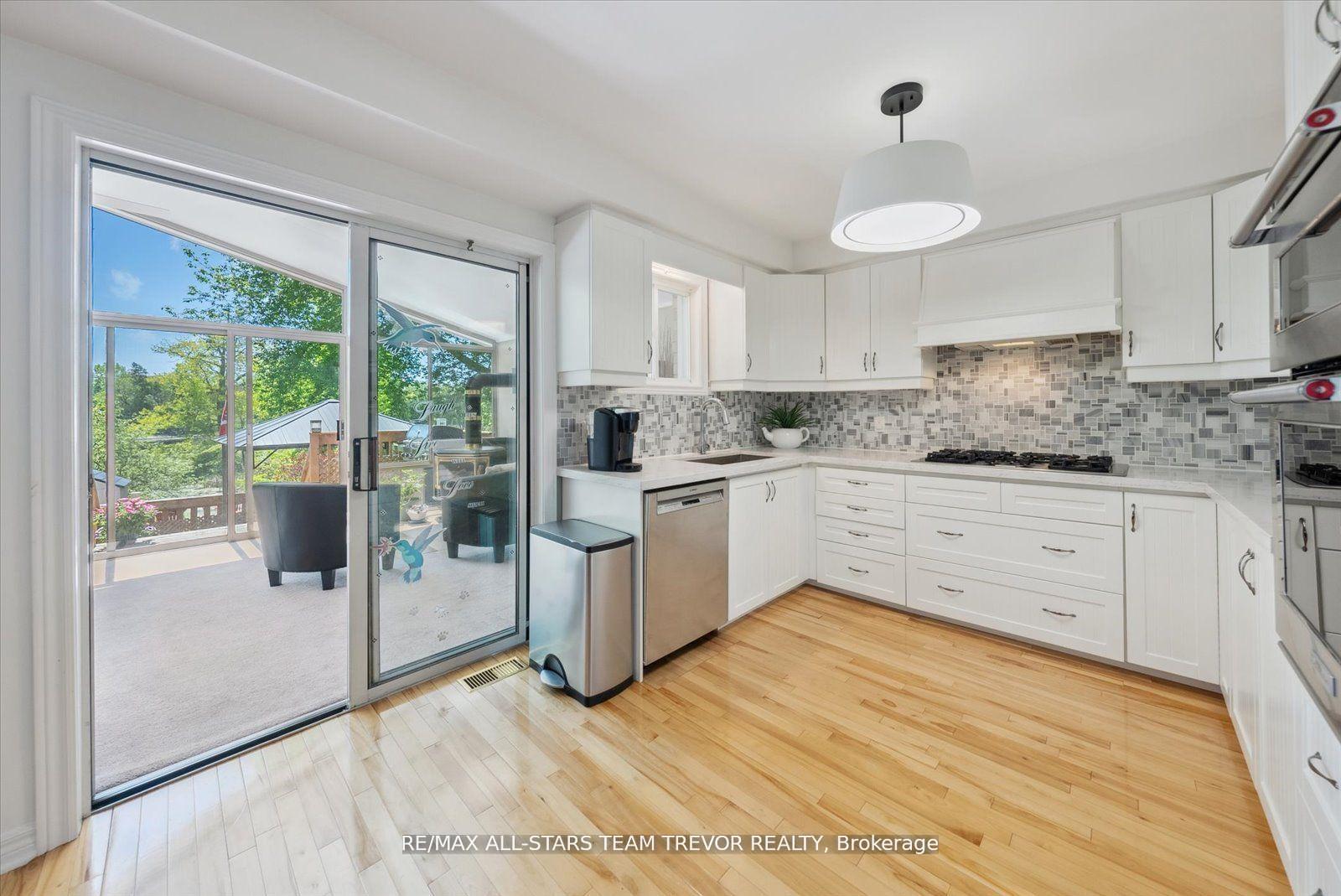 Photo 8 of 31 Riveredge Drive, Georgina, Keswick North — HOMEH