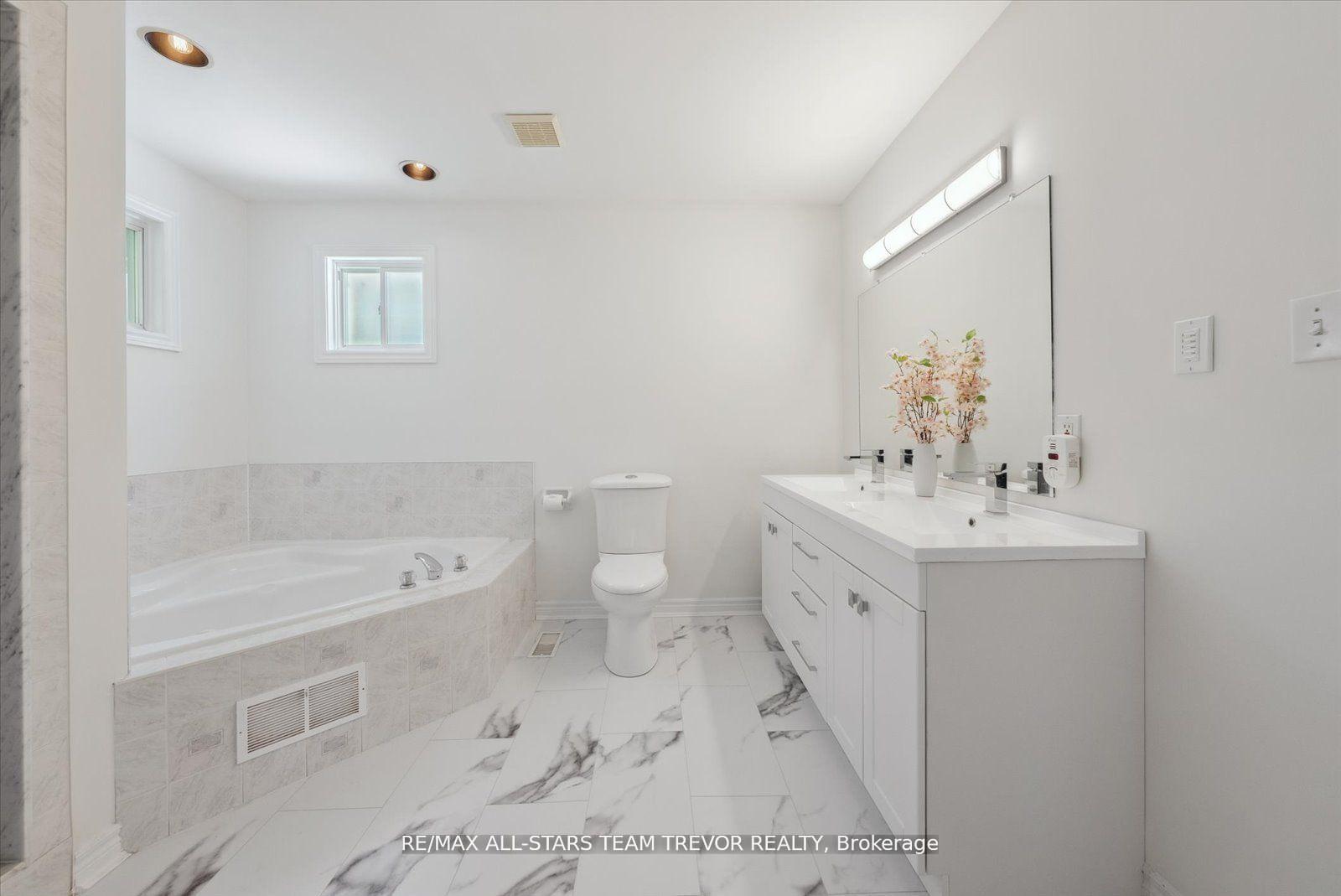 Photo 18 of 31 Riveredge Drive, Georgina, Keswick North — HOMEH