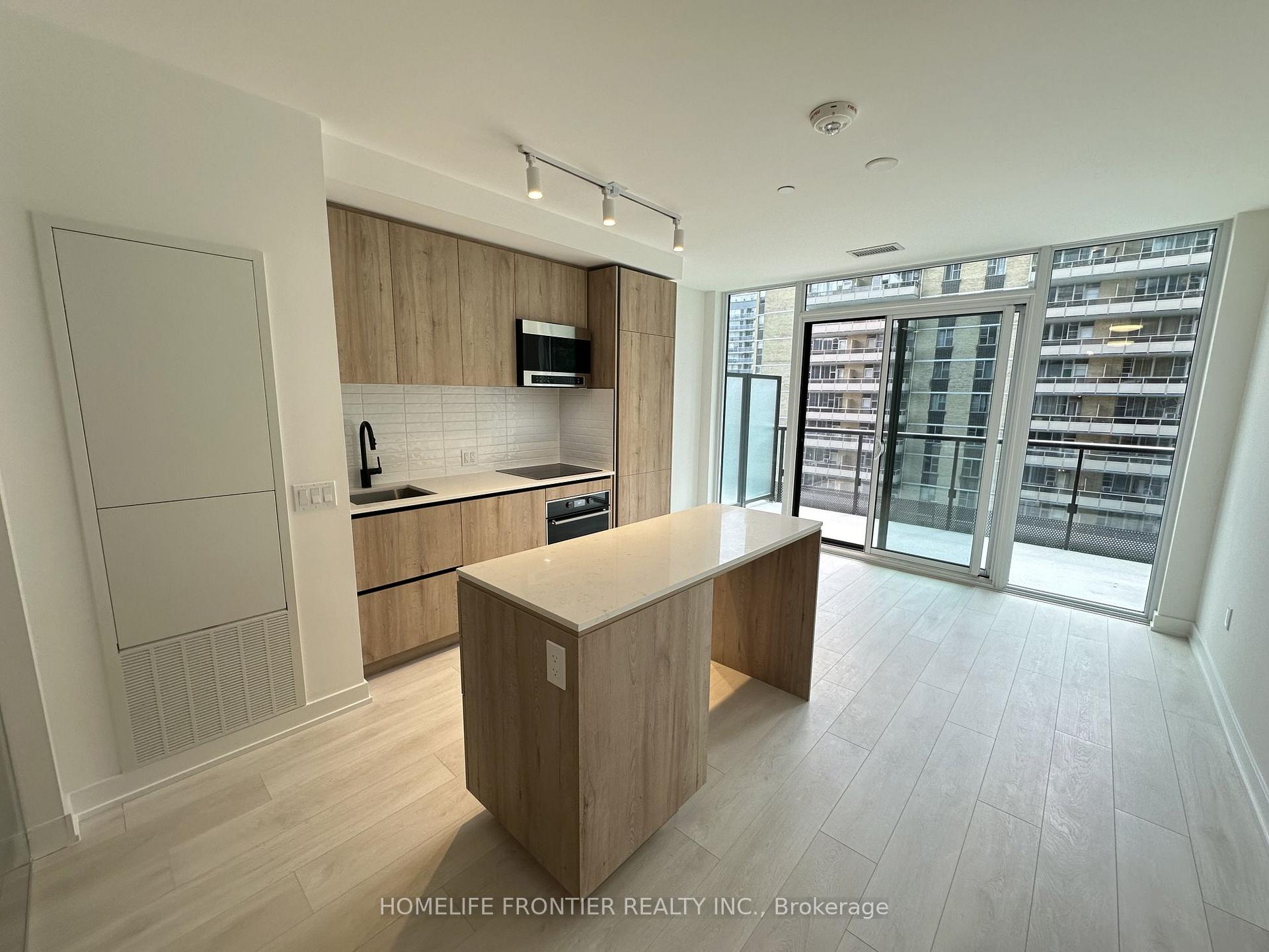 Photo 2 of Unit 603, 127 Broadway Avenue, Toronto, Mount Pleasant West — HOMEH