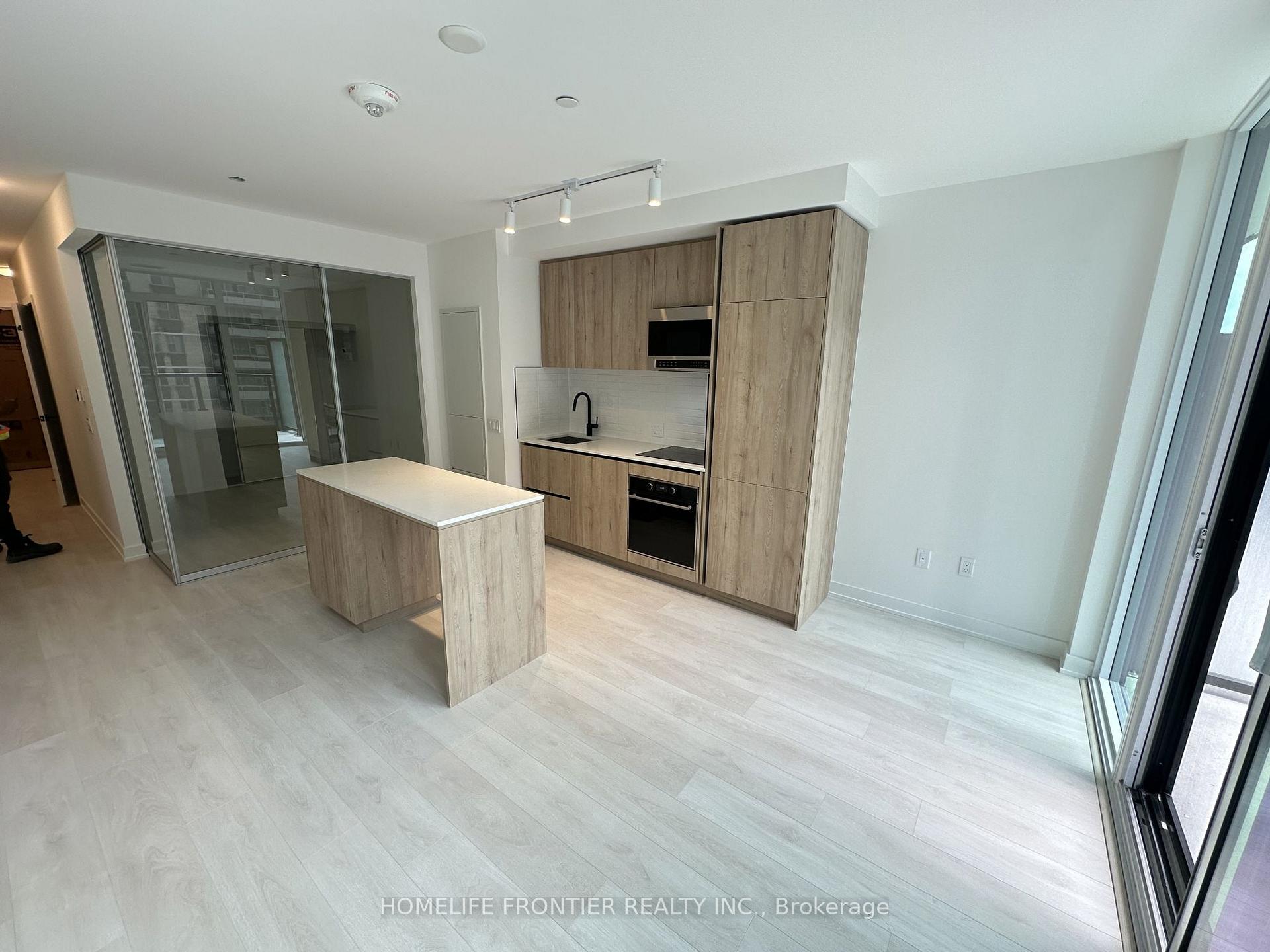 Photo 4 of Unit 603, 127 Broadway Avenue, Toronto, Mount Pleasant West — HOMEH